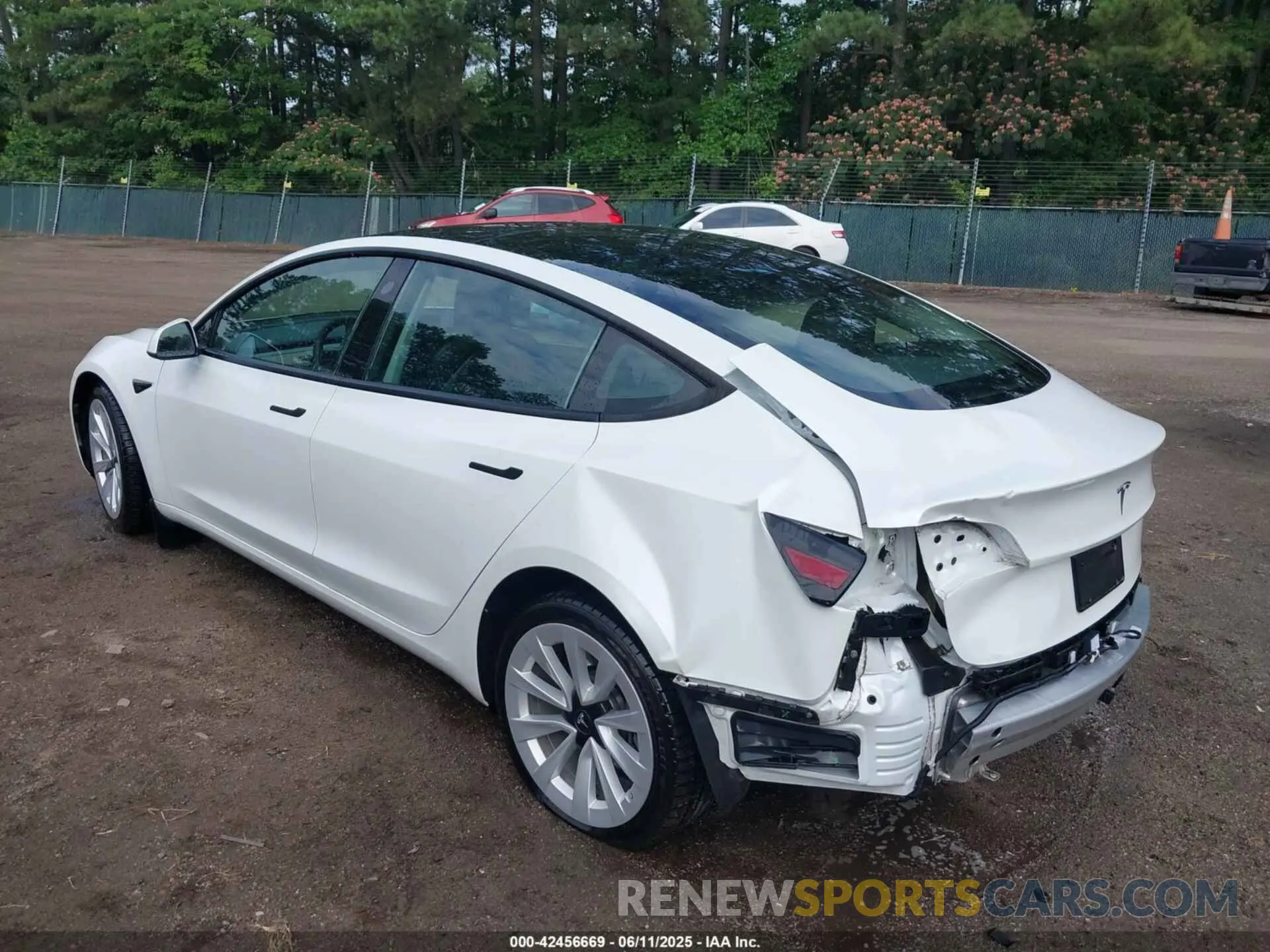 3 Photograph of a damaged car 5YJ3E1EA4MF043432 TESLA MODEL 3 2021