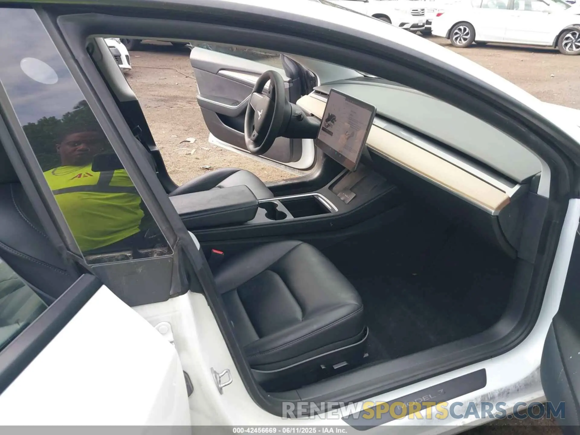 5 Photograph of a damaged car 5YJ3E1EA4MF043432 TESLA MODEL 3 2021