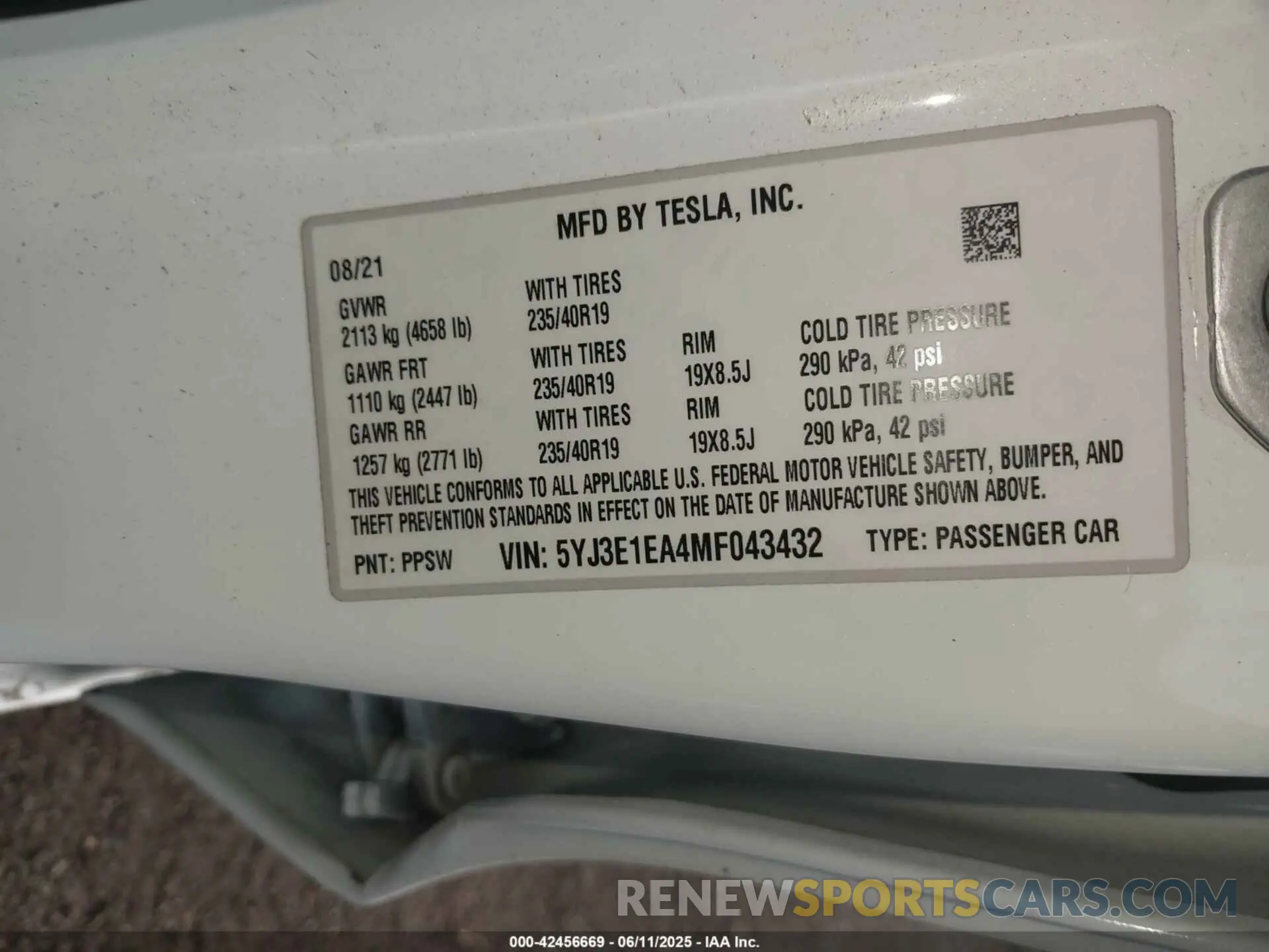 9 Photograph of a damaged car 5YJ3E1EA4MF043432 TESLA MODEL 3 2021