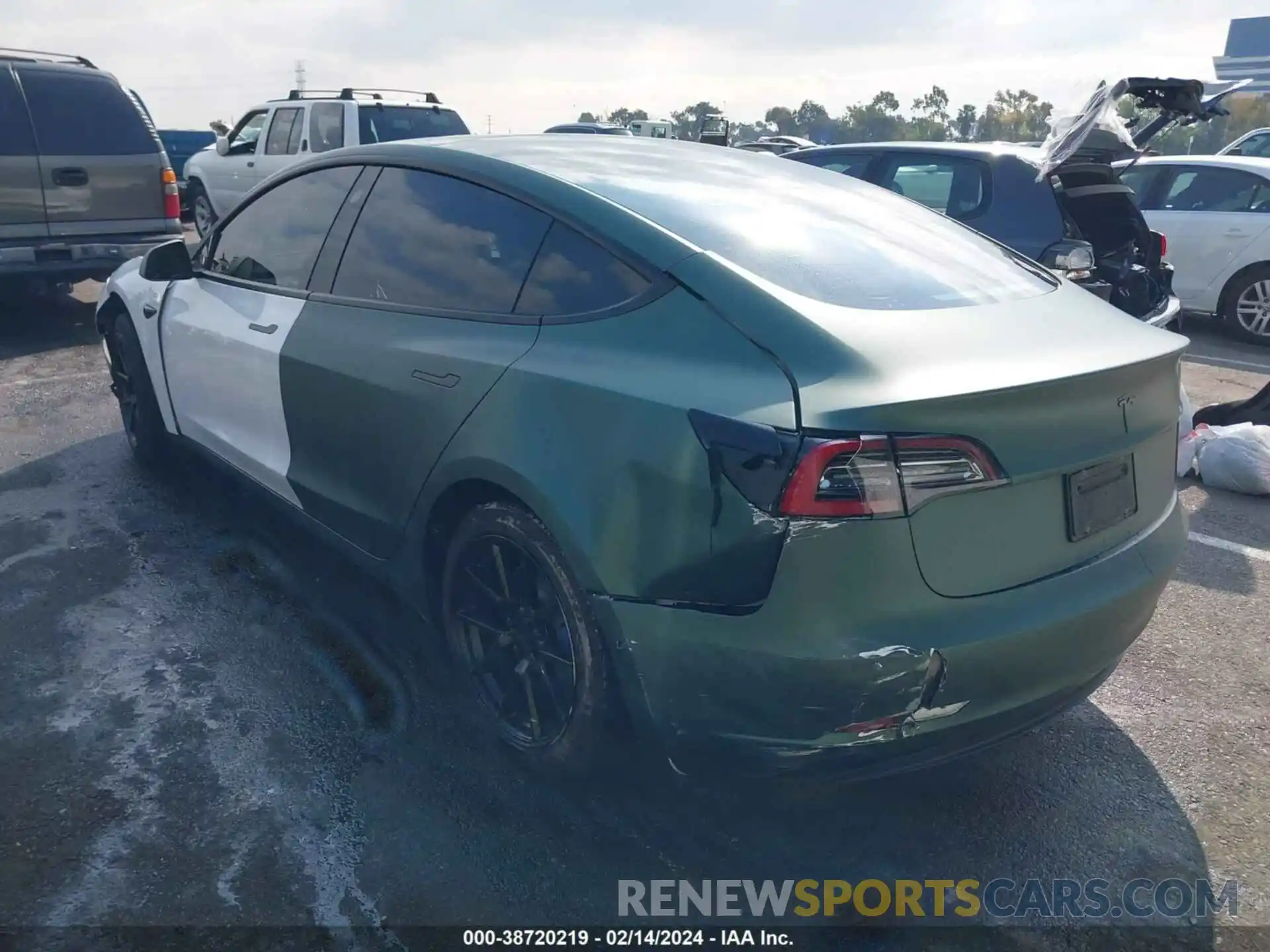 3 Photograph of a damaged car 5YJ3E1EA4MF071120 TESLA MODEL 3 2021