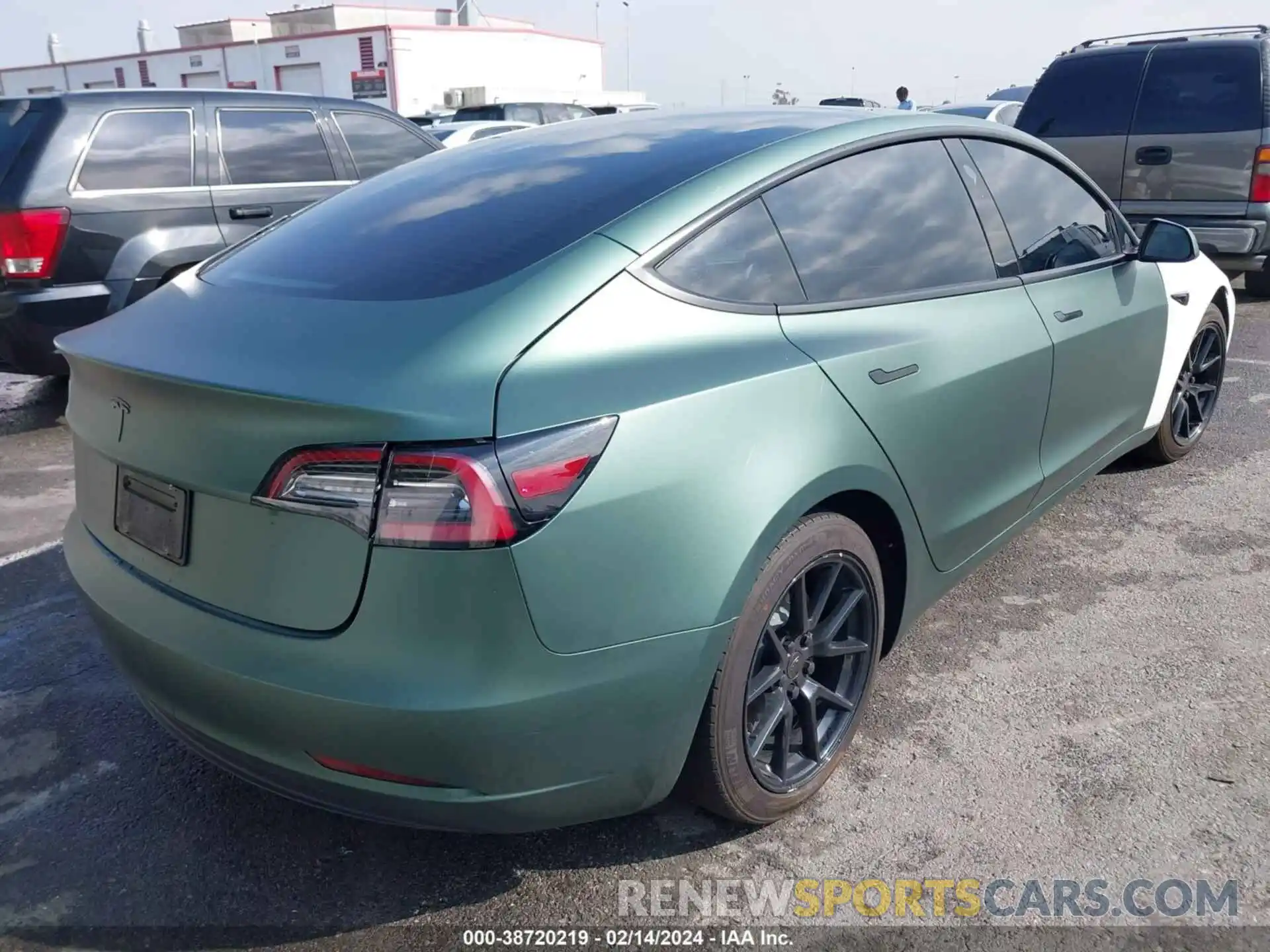 4 Photograph of a damaged car 5YJ3E1EA4MF071120 TESLA MODEL 3 2021