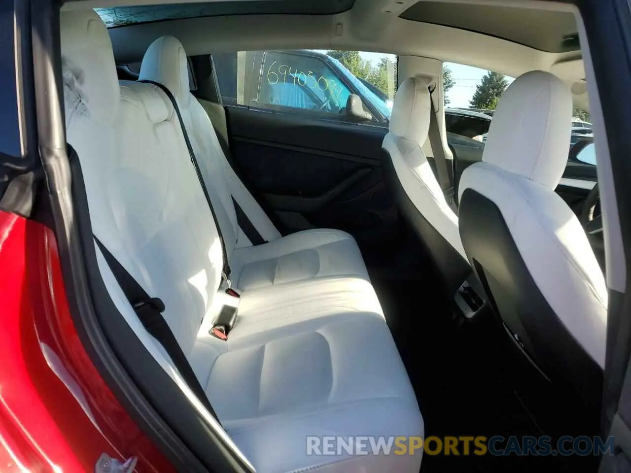 10 Photograph of a damaged car 5YJ3E1EA4MF081582 TESLA MODEL 3 2021