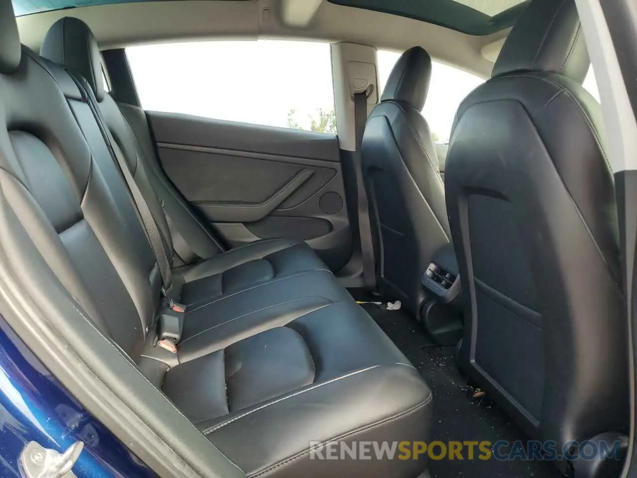 10 Photograph of a damaged car 5YJ3E1EA4MF085096 TESLA MODEL 3 2021