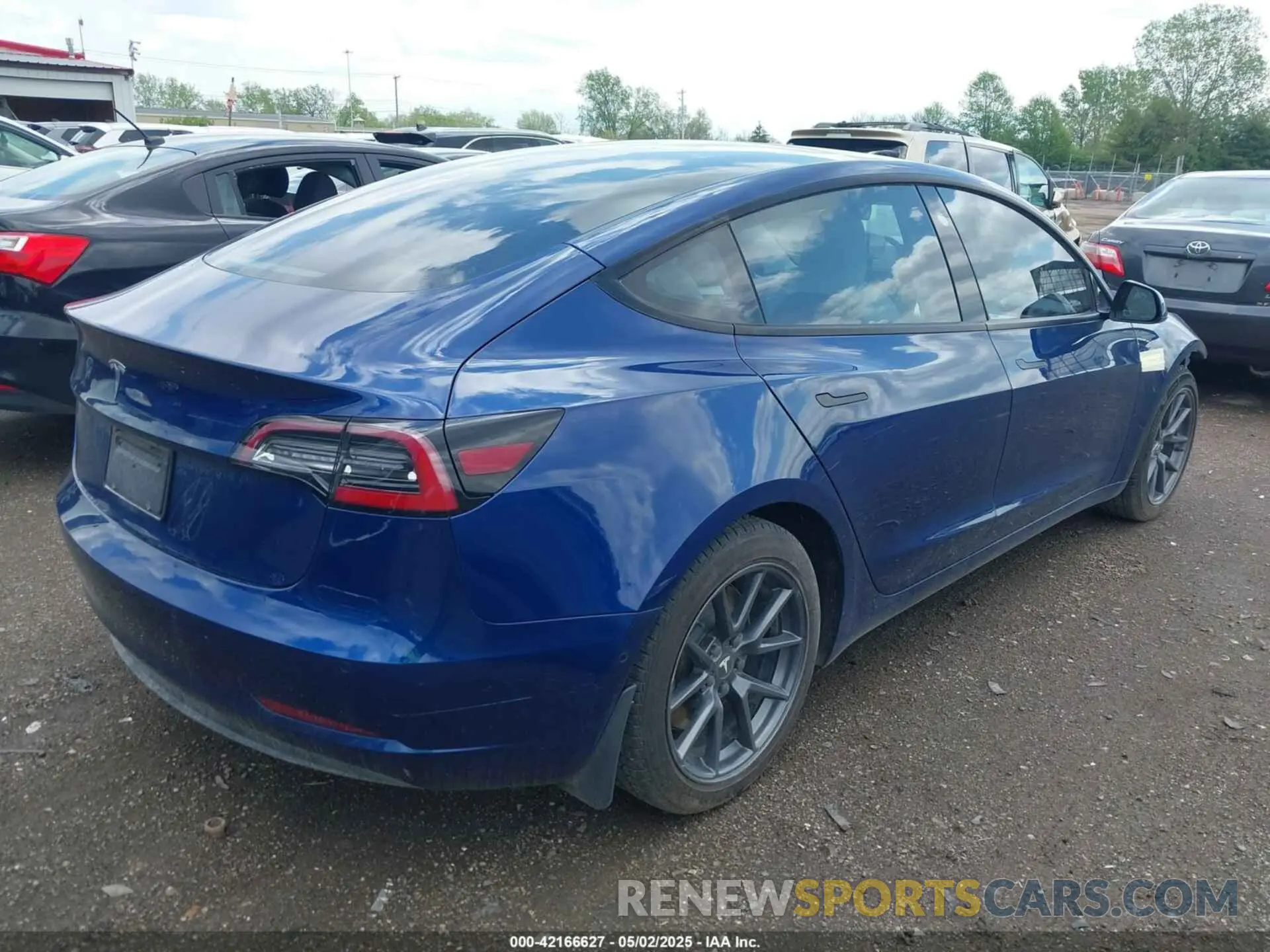 4 Photograph of a damaged car 5YJ3E1EA4MF088550 TESLA MODEL 3 2021