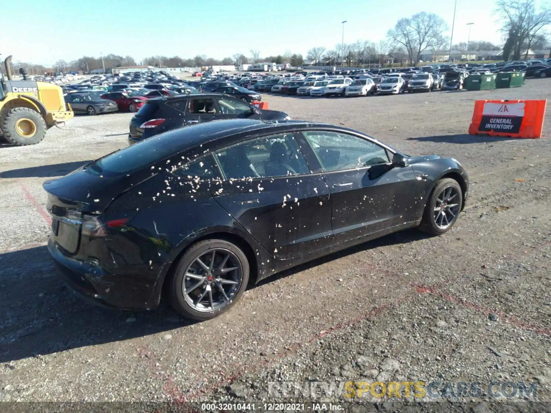 4 Photograph of a damaged car 5YJ3E1EA4MF859332 TESLA MODEL 3 2021