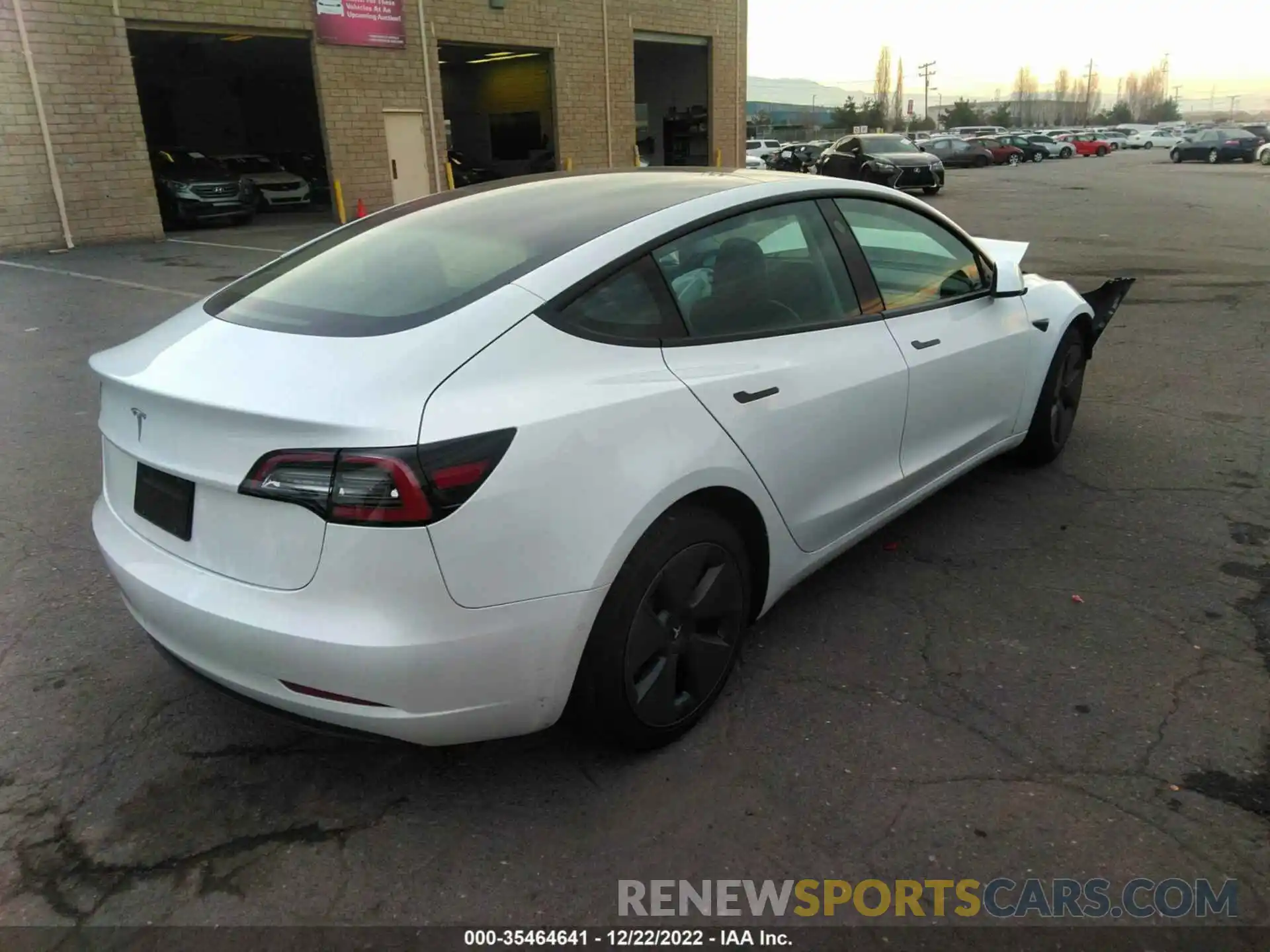 4 Photograph of a damaged car 5YJ3E1EA4MF913292 TESLA MODEL 3 2021