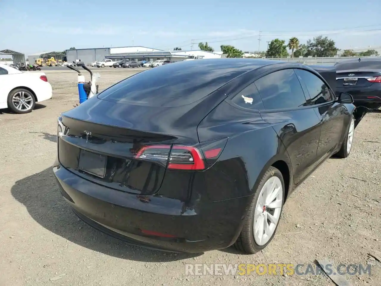 4 Photograph of a damaged car 5YJ3E1EA4MF922056 TESLA MODEL 3 2021