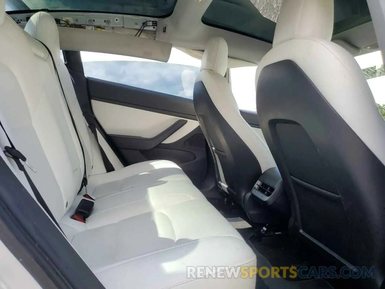 10 Photograph of a damaged car 5YJ3E1EA4MF938838 TESLA MODEL 3 2021