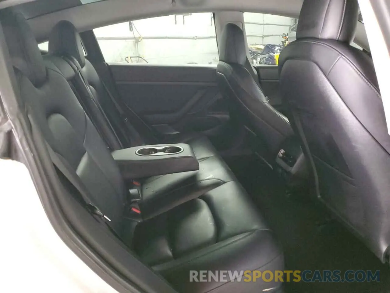 10 Photograph of a damaged car 5YJ3E1EA4MF943036 TESLA MODEL 3 2021