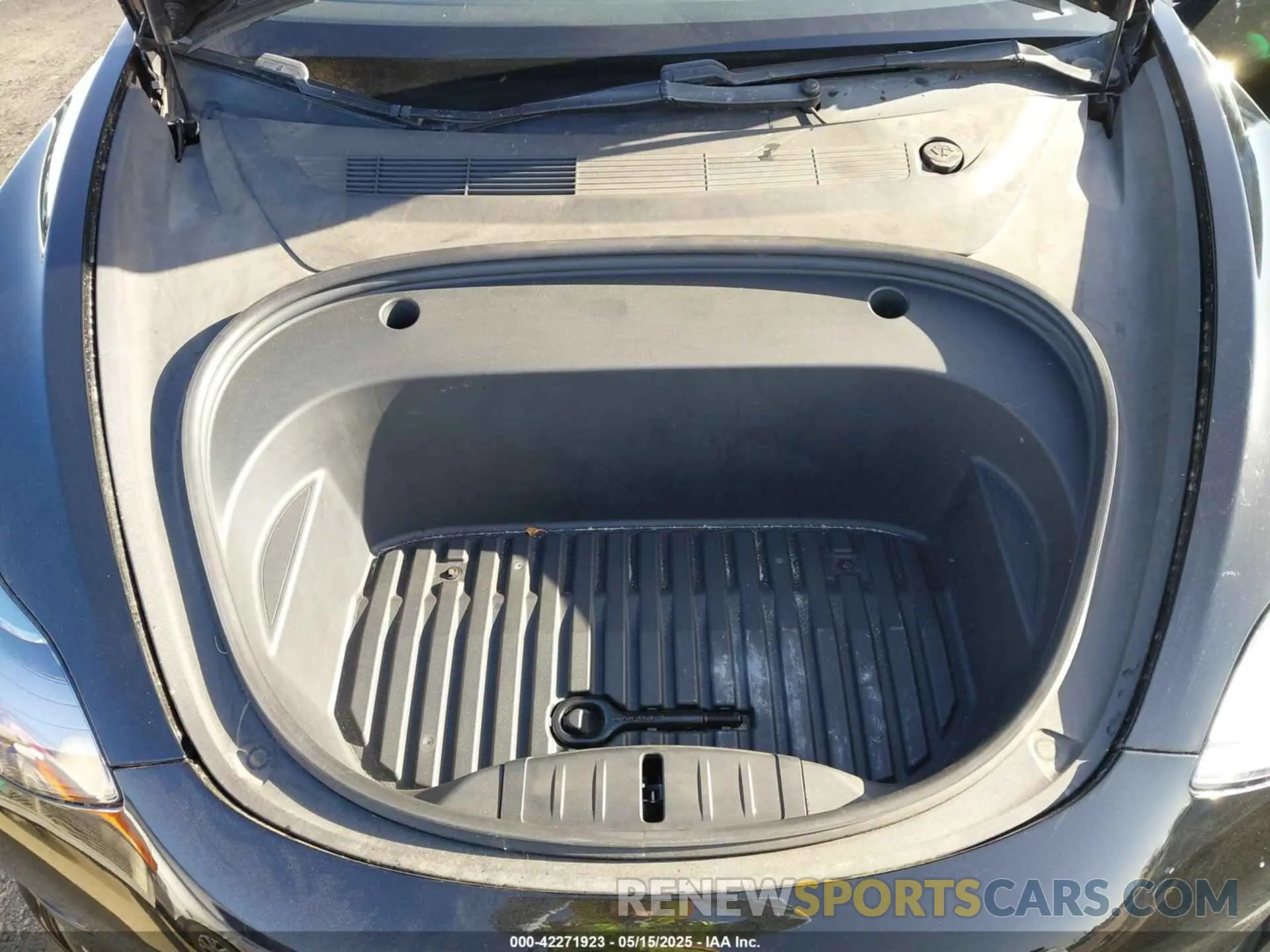 10 Photograph of a damaged car 5YJ3E1EA4MF982032 TESLA MODEL 3 2021