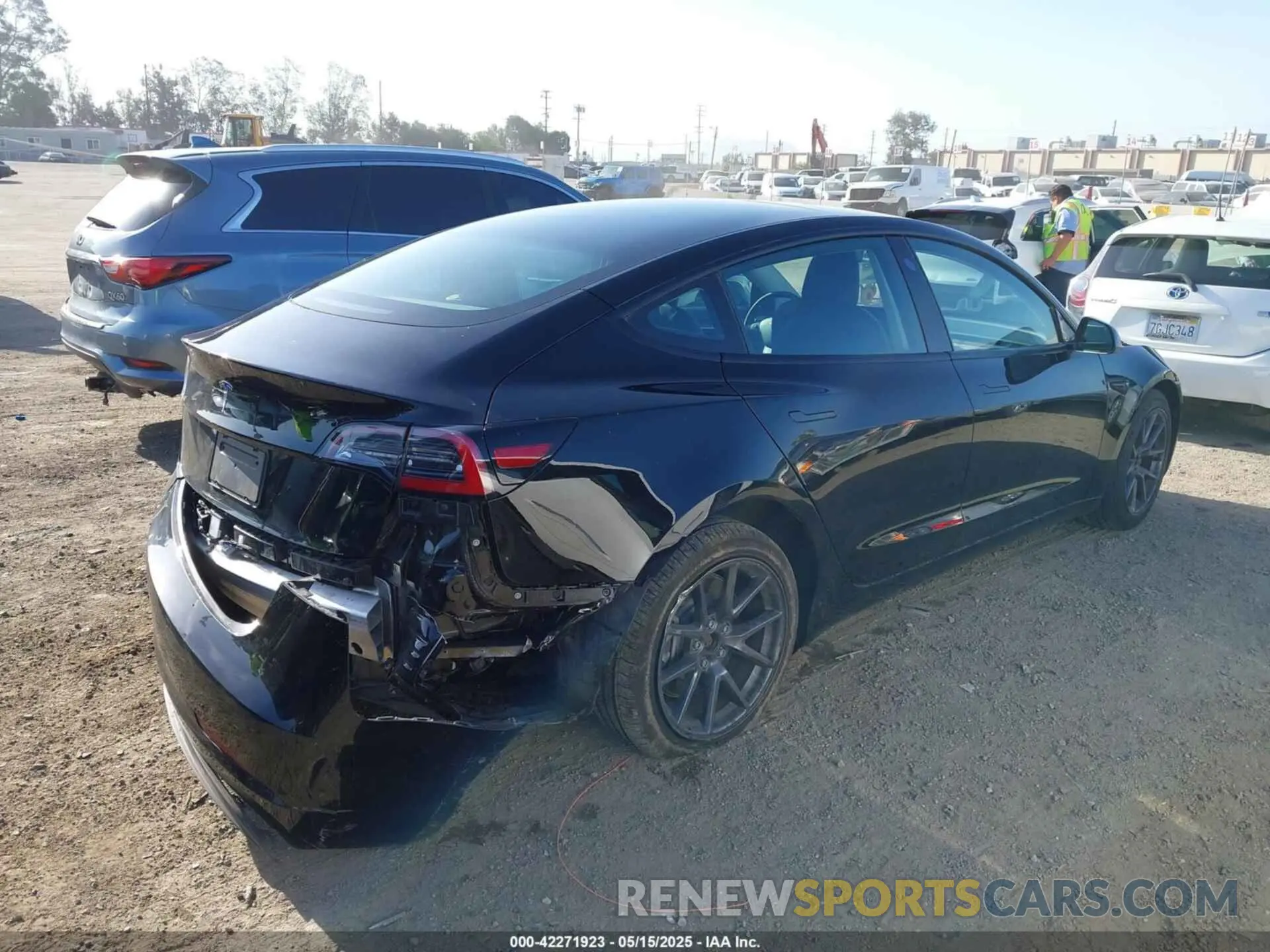 4 Photograph of a damaged car 5YJ3E1EA4MF982032 TESLA MODEL 3 2021