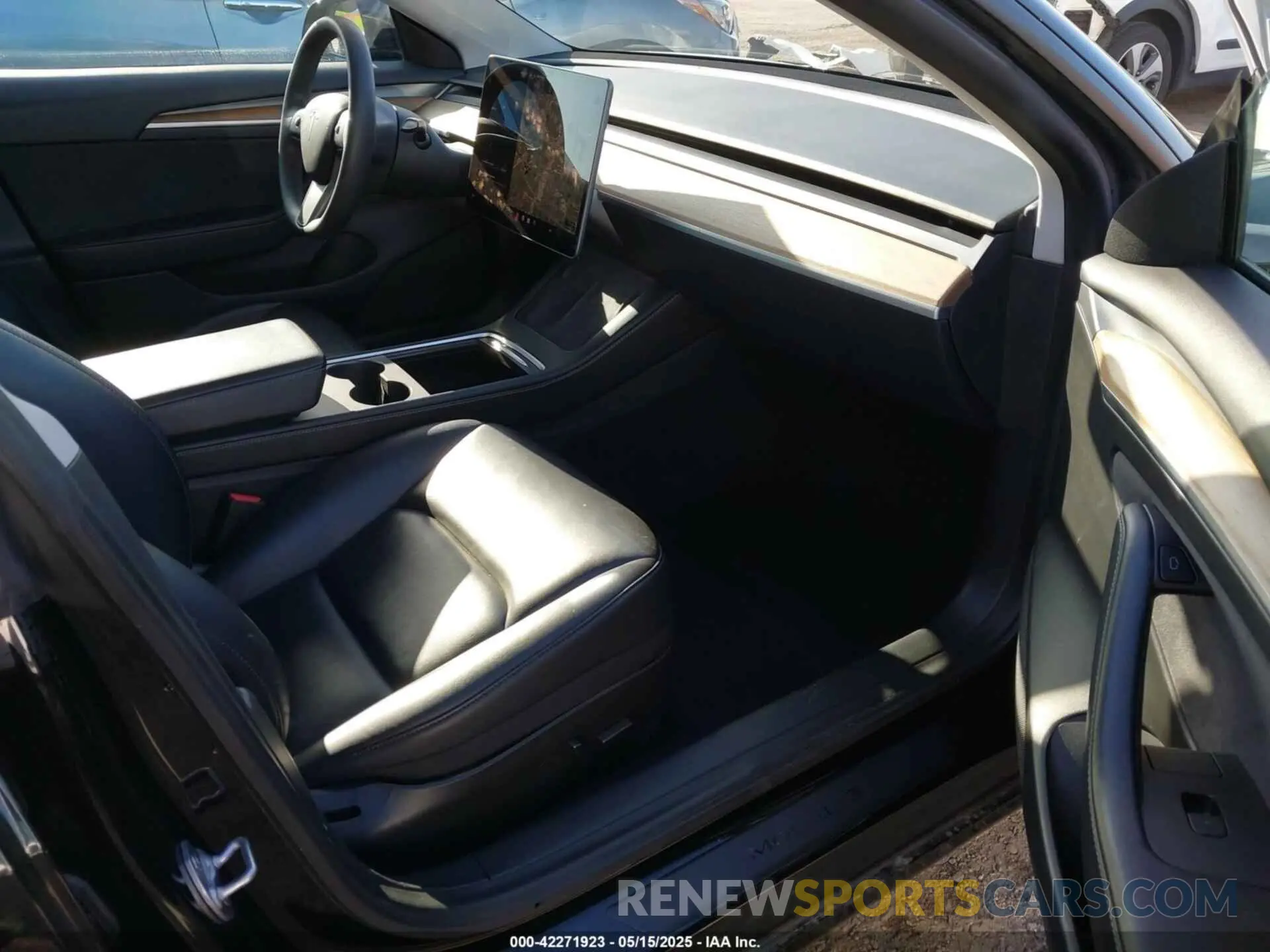 5 Photograph of a damaged car 5YJ3E1EA4MF982032 TESLA MODEL 3 2021