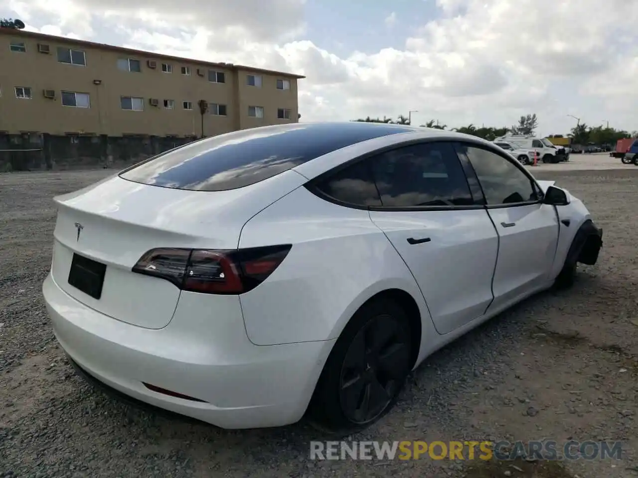 4 Photograph of a damaged car 5YJ3E1EA4MF989658 TESLA MODEL 3 2021