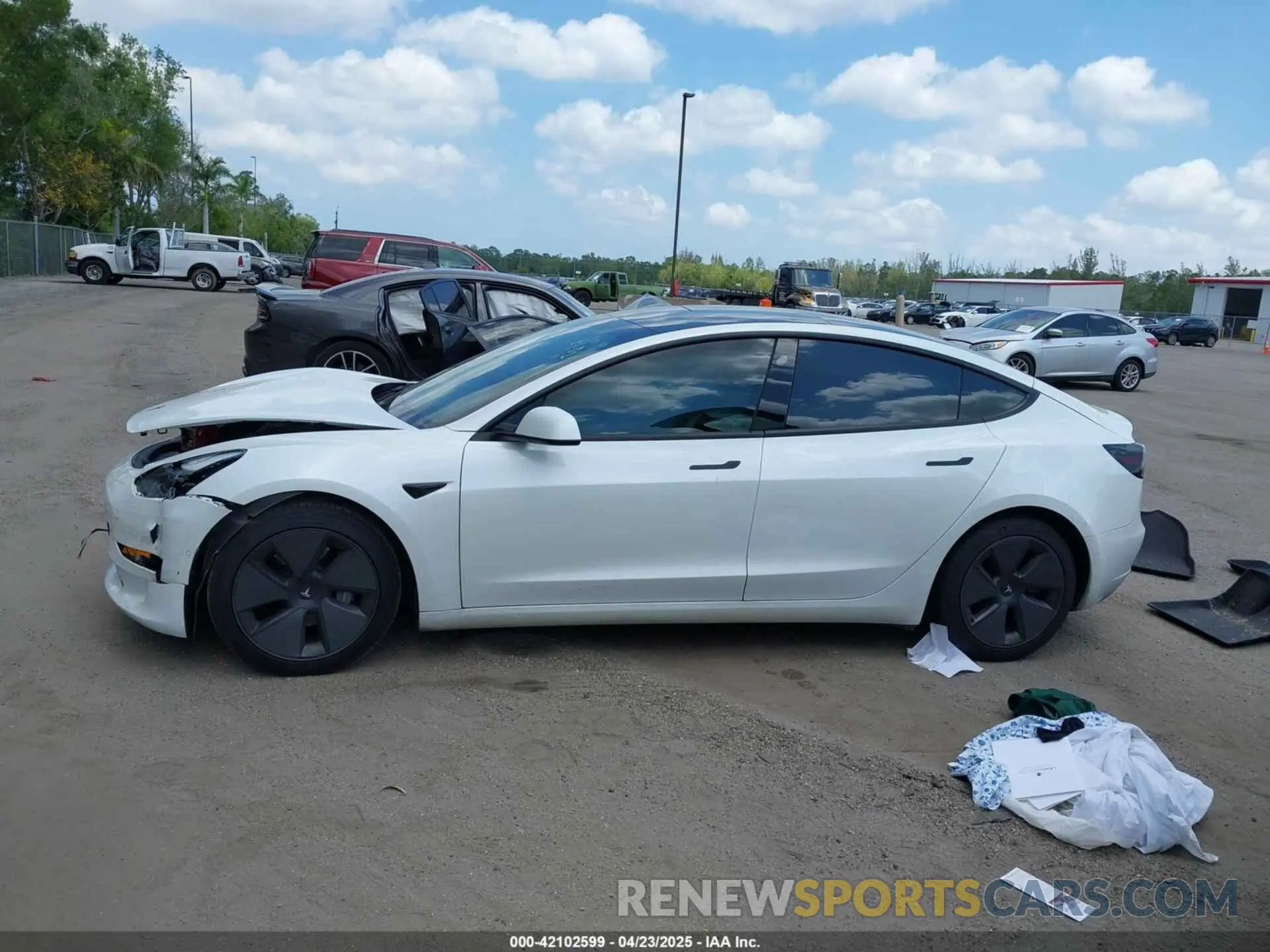 14 Photograph of a damaged car 5YJ3E1EA5MF016627 TESLA MODEL 3 2021