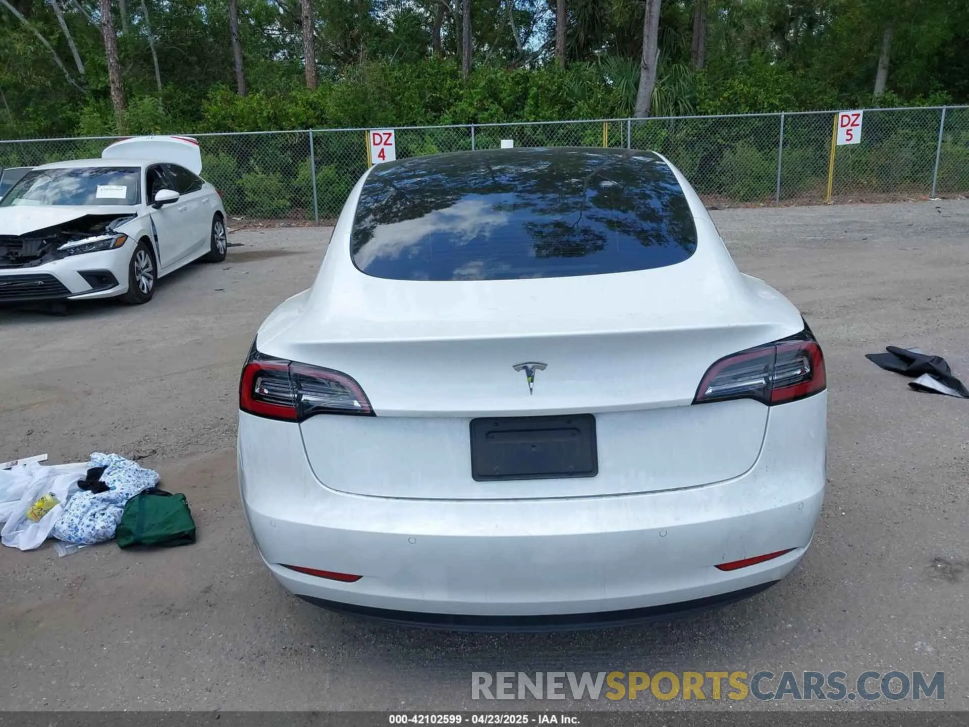 16 Photograph of a damaged car 5YJ3E1EA5MF016627 TESLA MODEL 3 2021
