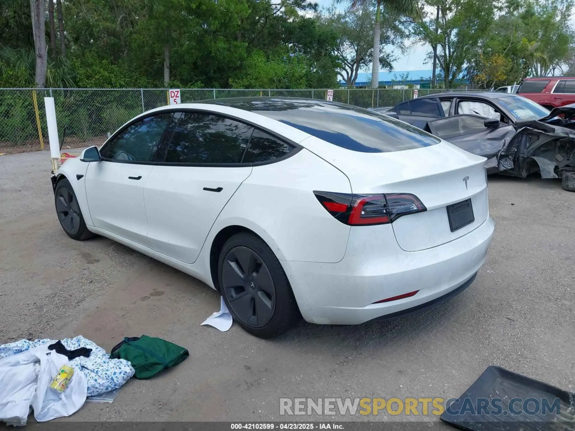 3 Photograph of a damaged car 5YJ3E1EA5MF016627 TESLA MODEL 3 2021