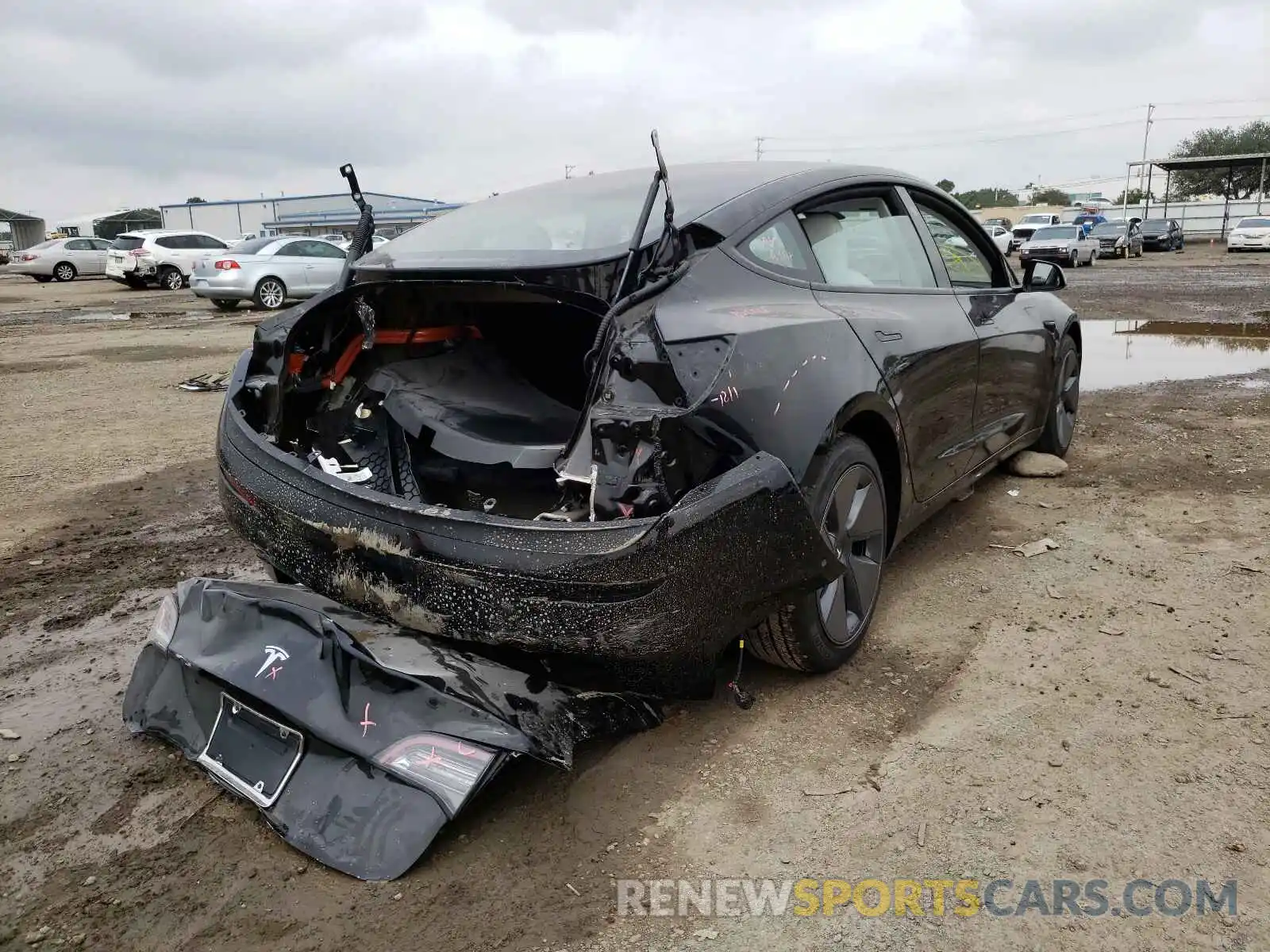 4 Photograph of a damaged car 5YJ3E1EA5MF018569 TESLA MODEL 3 2021