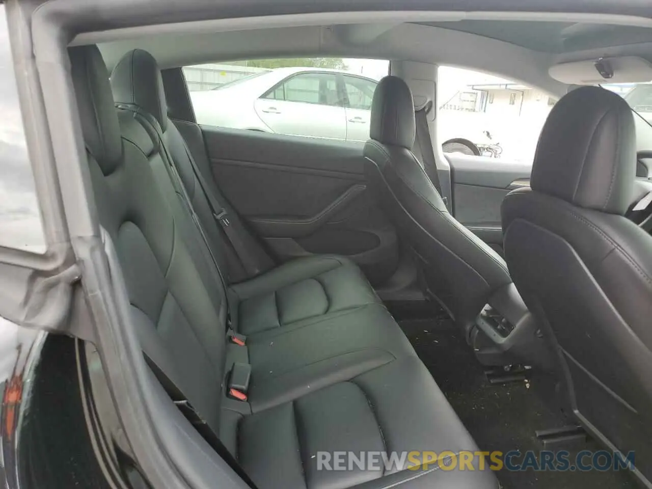 10 Photograph of a damaged car 5YJ3E1EA5MF029703 TESLA MODEL 3 2021