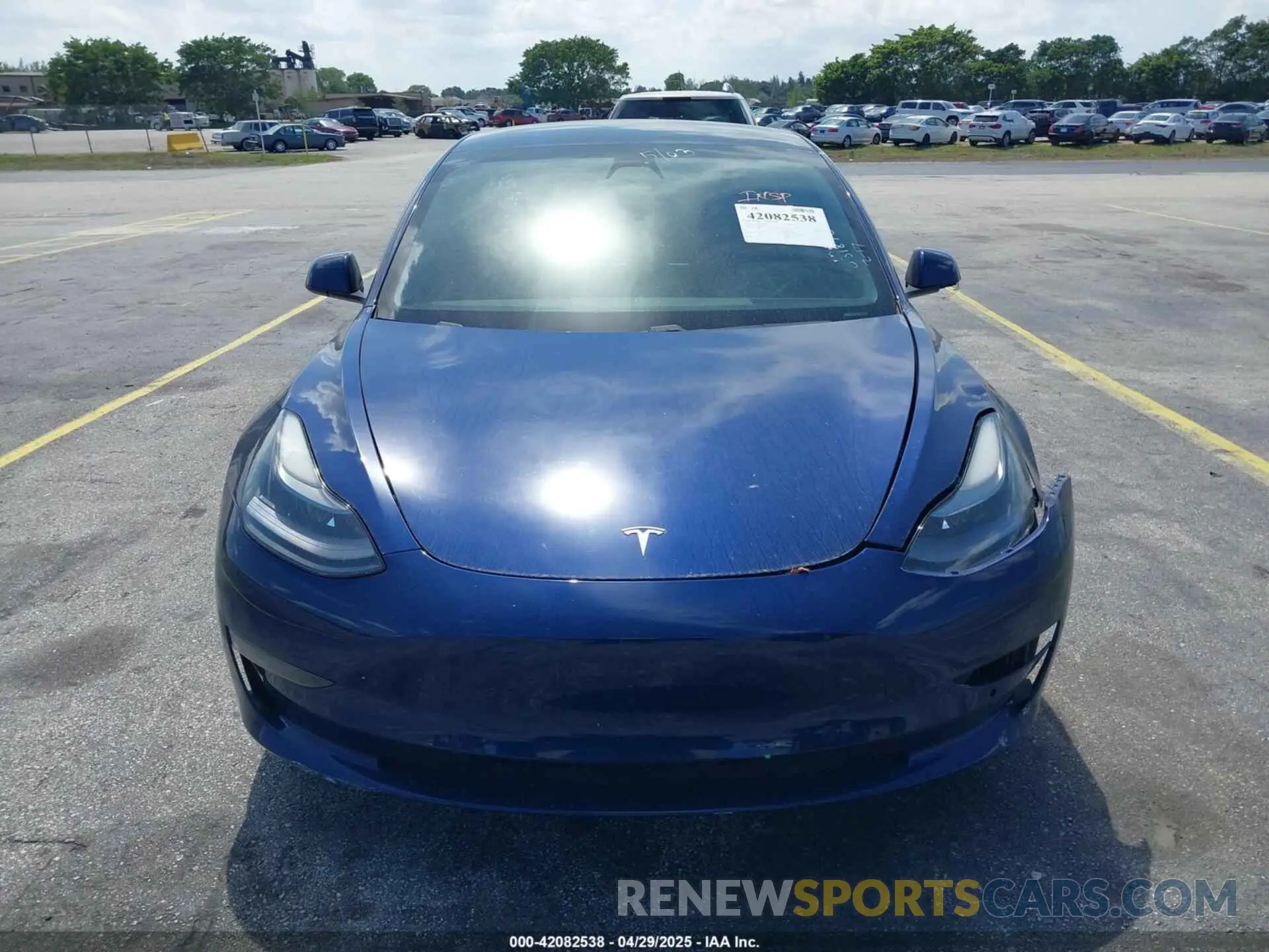 11 Photograph of a damaged car 5YJ3E1EA5MF031872 TESLA MODEL 3 2021