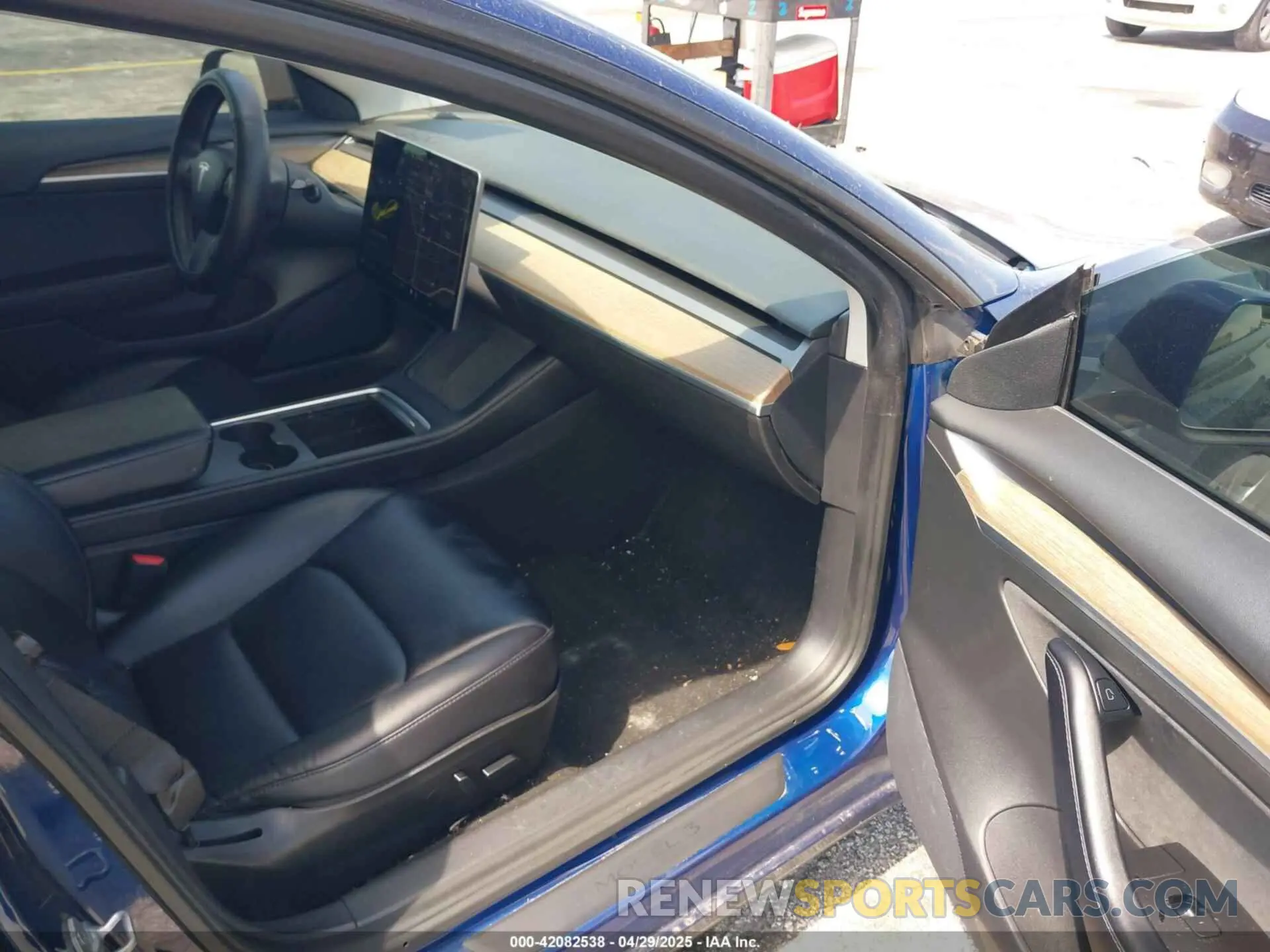 5 Photograph of a damaged car 5YJ3E1EA5MF031872 TESLA MODEL 3 2021