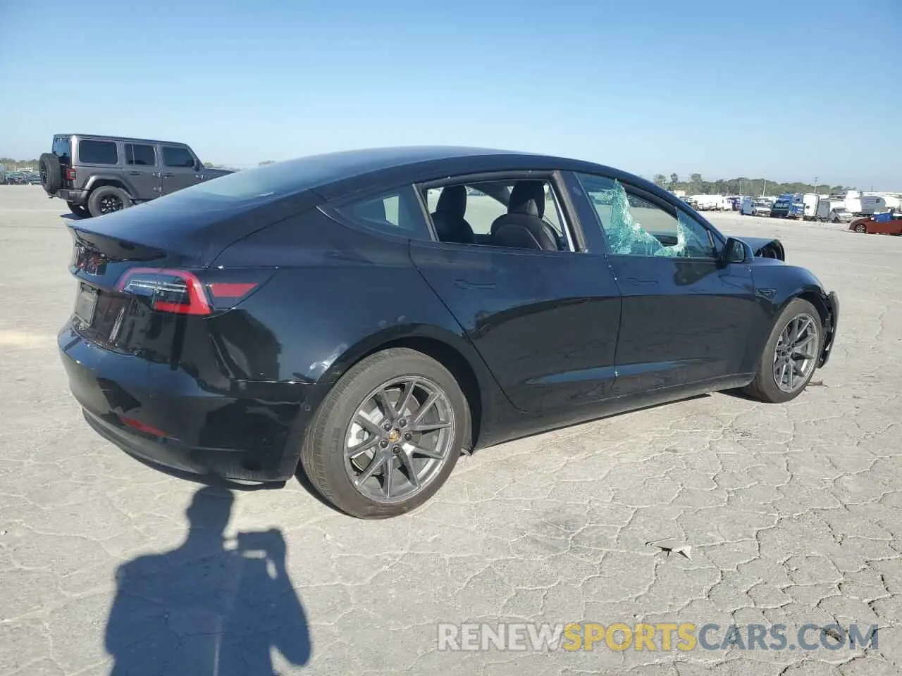 3 Photograph of a damaged car 5YJ3E1EA5MF047652 TESLA MODEL 3 2021