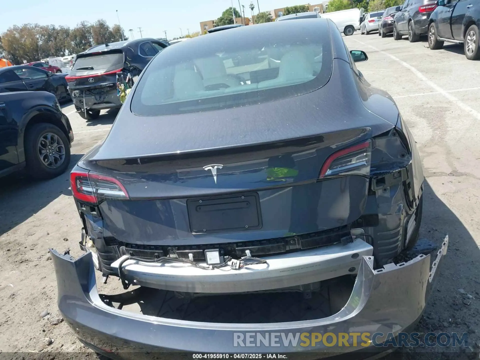 16 Photograph of a damaged car 5YJ3E1EA5MF069652 TESLA MODEL 3 2021