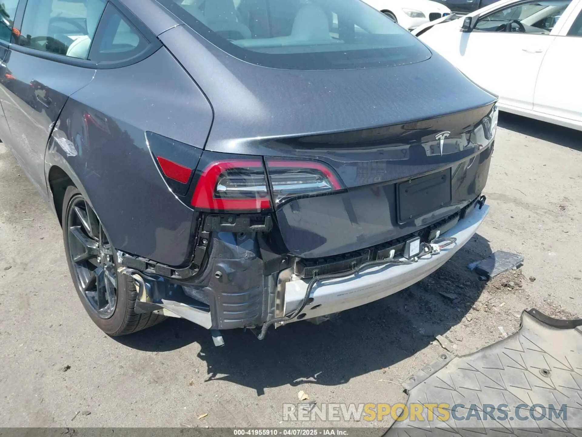 6 Photograph of a damaged car 5YJ3E1EA5MF069652 TESLA MODEL 3 2021