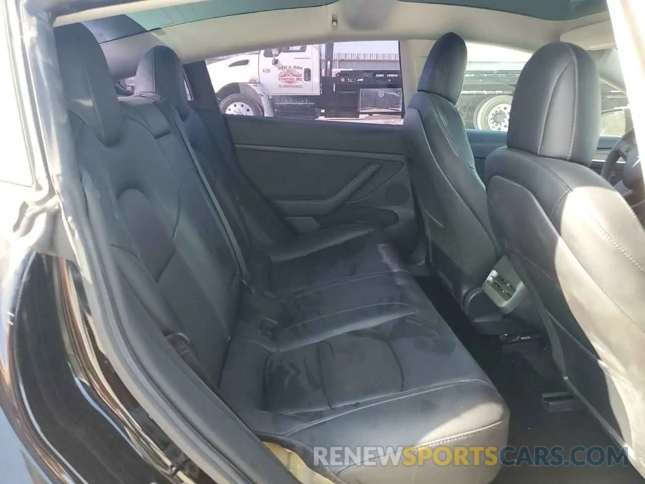 10 Photograph of a damaged car 5YJ3E1EA5MF084376 TESLA MODEL 3 2021