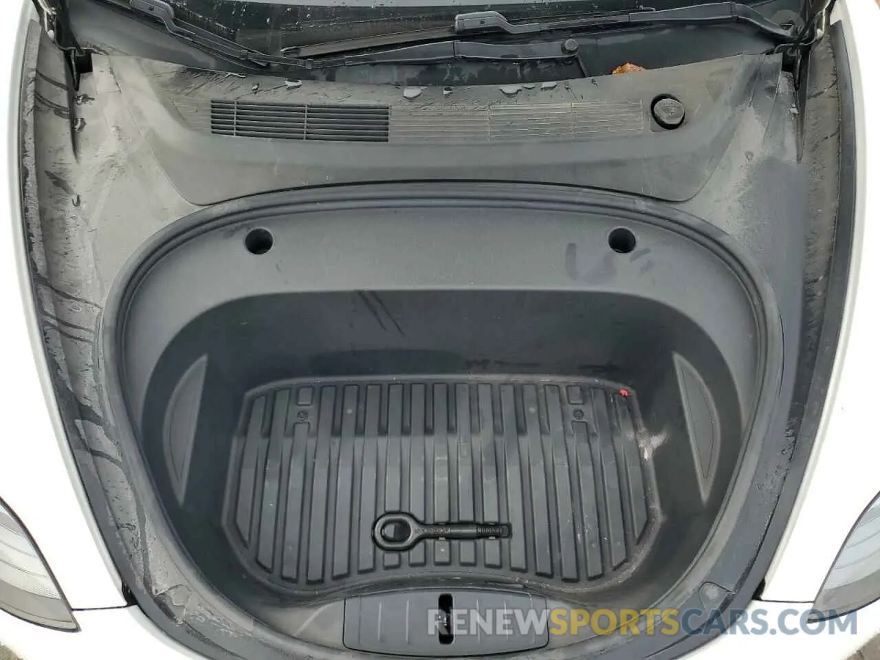 11 Photograph of a damaged car 5YJ3E1EA5MF085091 TESLA MODEL 3 2021