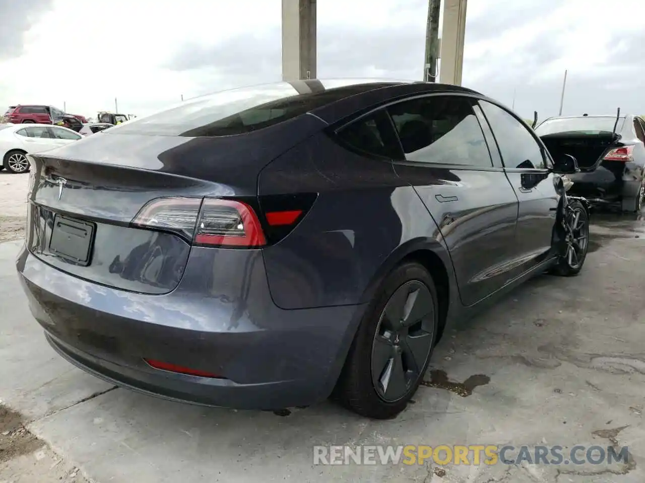 4 Photograph of a damaged car 5YJ3E1EA5MF089349 TESLA MODEL 3 2021