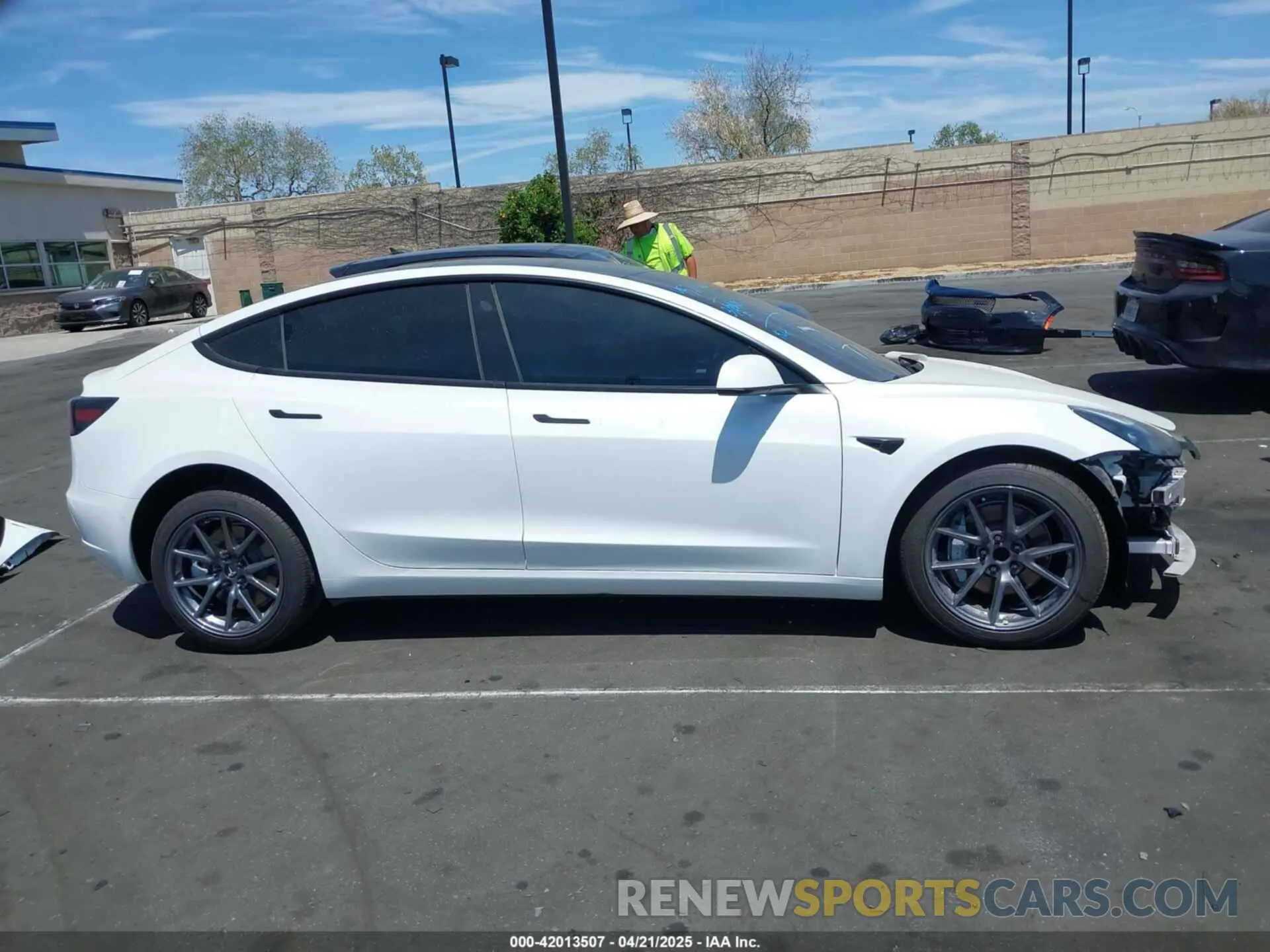 14 Photograph of a damaged car 5YJ3E1EA5MF097354 TESLA MODEL 3 2021