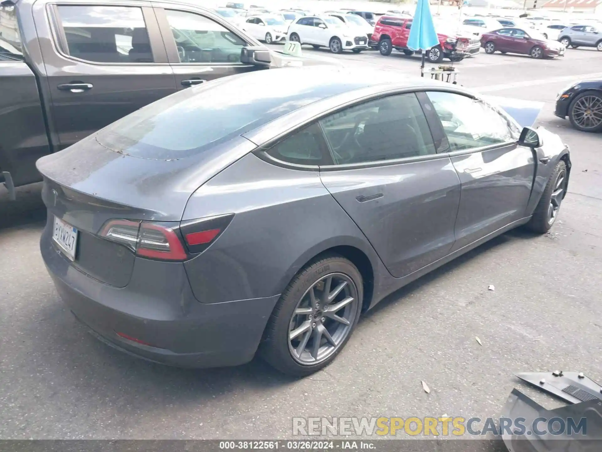 4 Photograph of a damaged car 5YJ3E1EA5MF098309 TESLA MODEL 3 2021