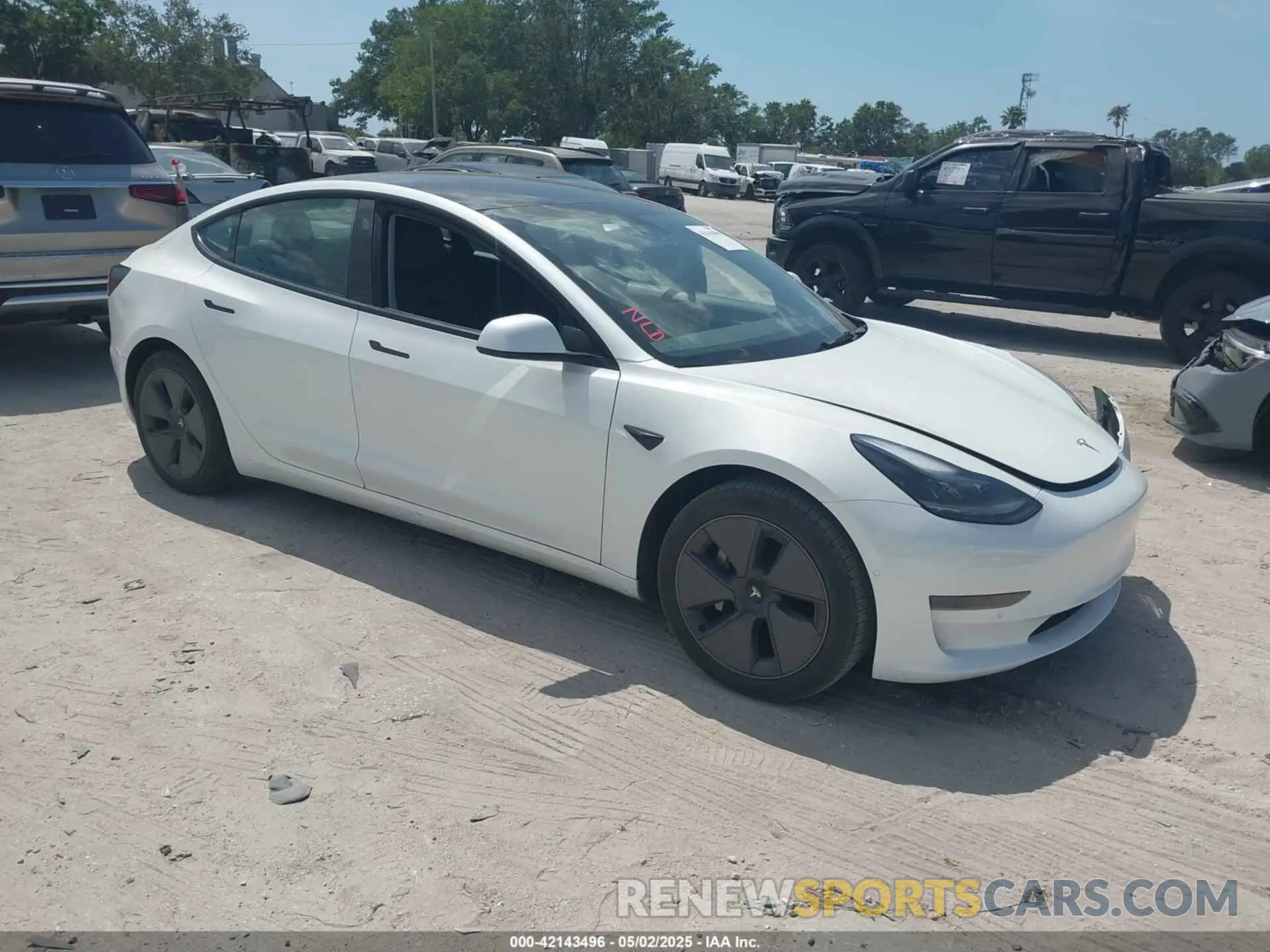 1 Photograph of a damaged car 5YJ3E1EA5MF098844 TESLA MODEL 3 2021