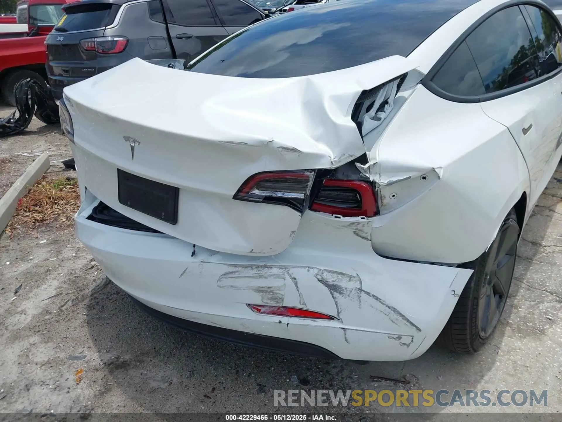 6 Photograph of a damaged car 5YJ3E1EA5MF099704 TESLA MODEL 3 2021