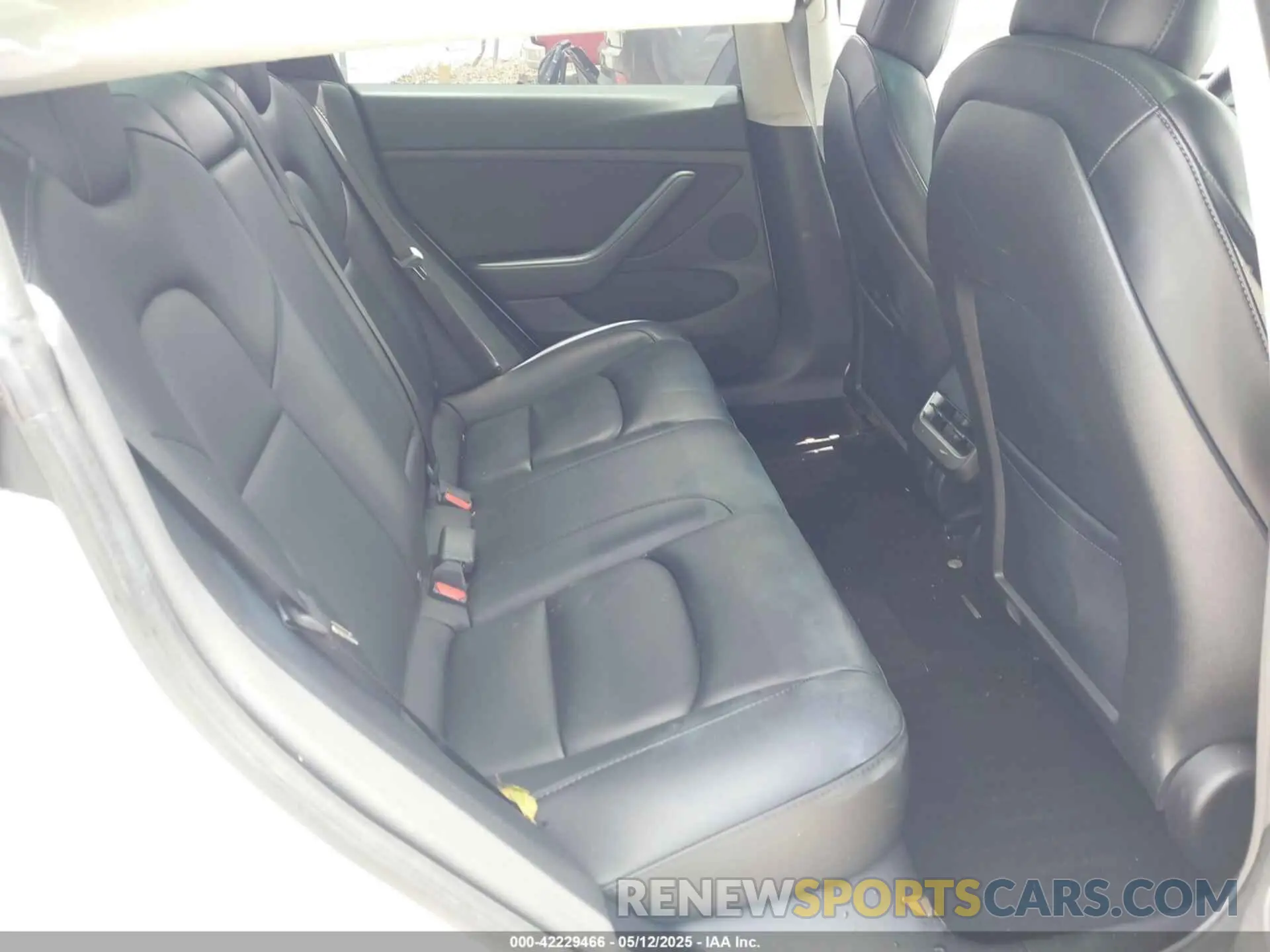 8 Photograph of a damaged car 5YJ3E1EA5MF099704 TESLA MODEL 3 2021