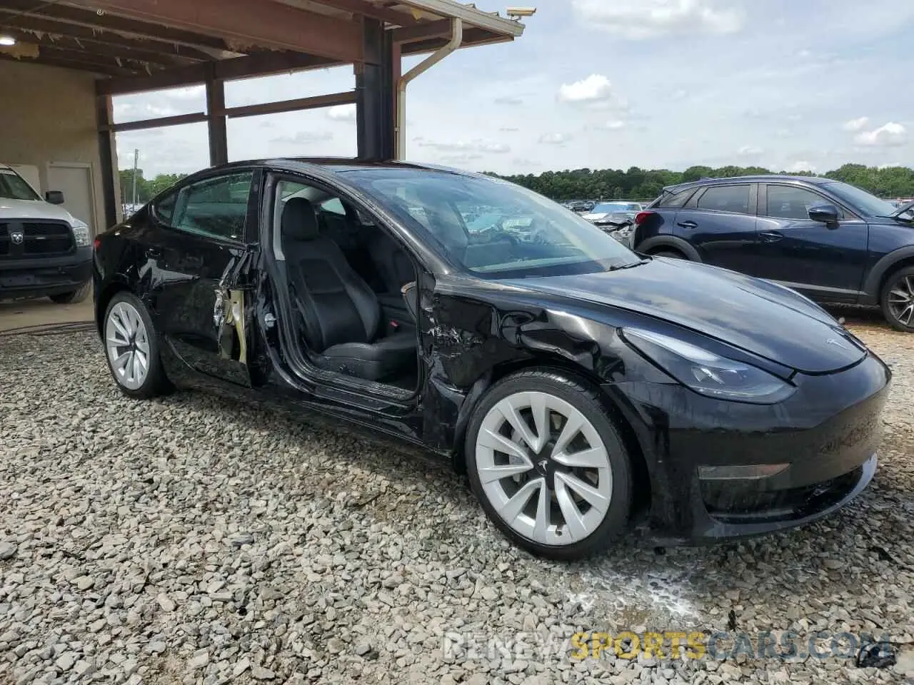 4 Photograph of a damaged car 5YJ3E1EA5MF908067 TESLA MODEL 3 2021