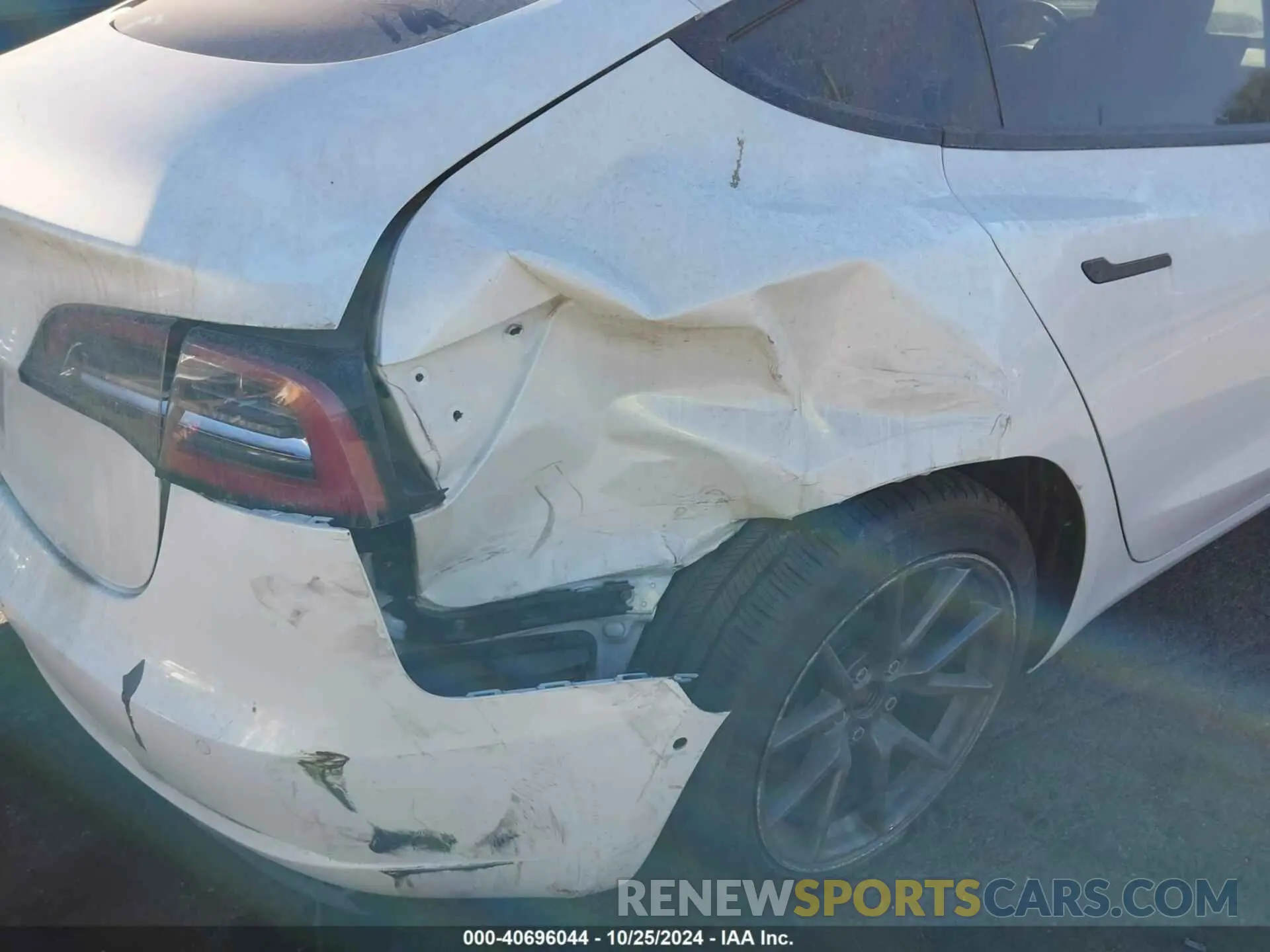 6 Photograph of a damaged car 5YJ3E1EA5MF919859 TESLA MODEL 3 2021