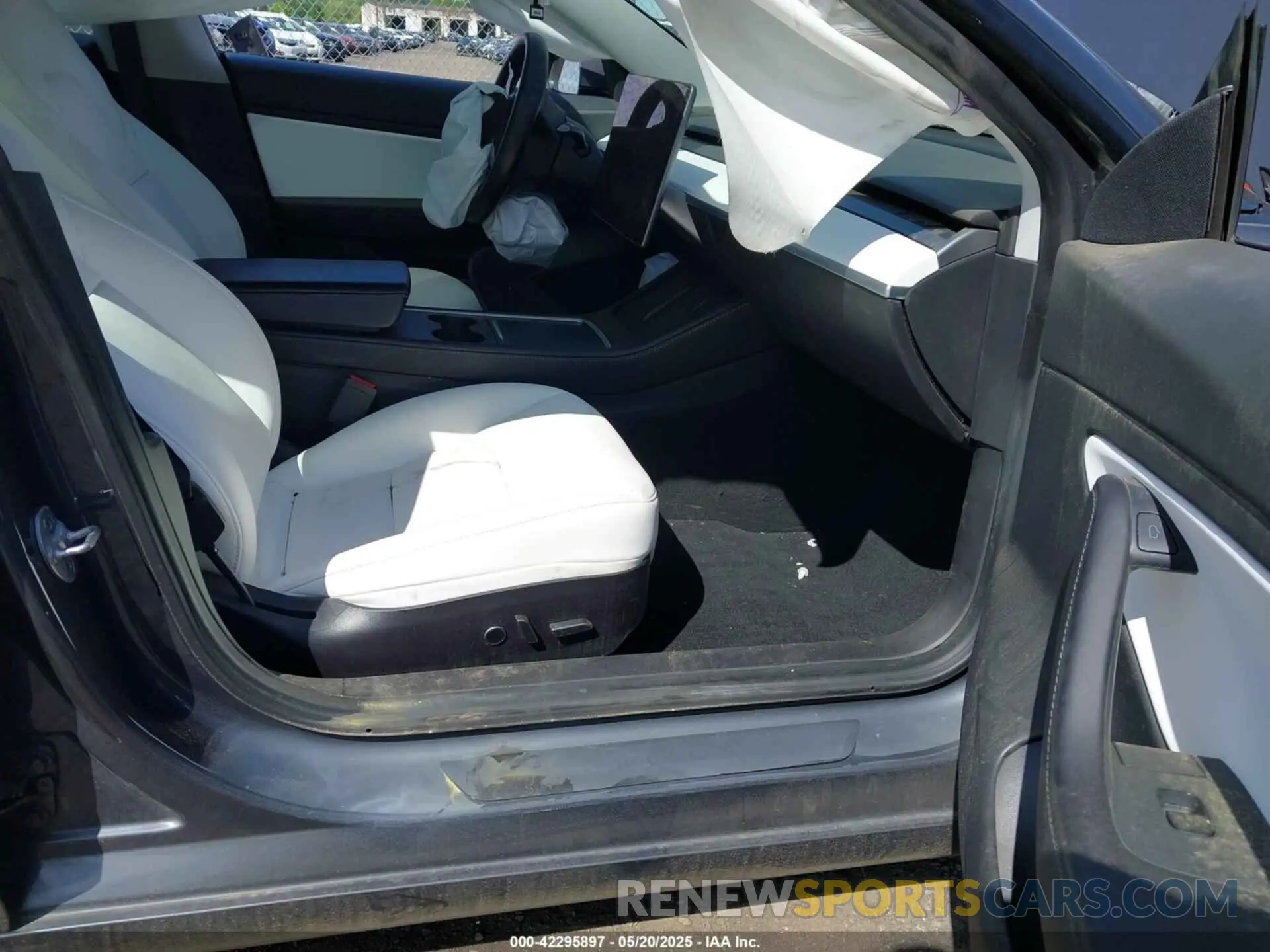 5 Photograph of a damaged car 5YJ3E1EA5MF920820 TESLA MODEL 3 2021