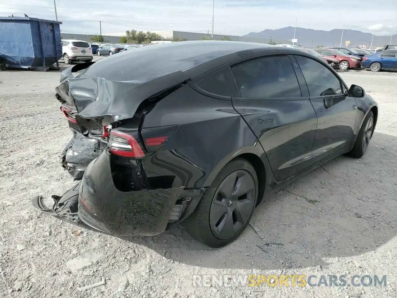 4 Photograph of a damaged car 5YJ3E1EA5MF930280 TESLA MODEL 3 2021