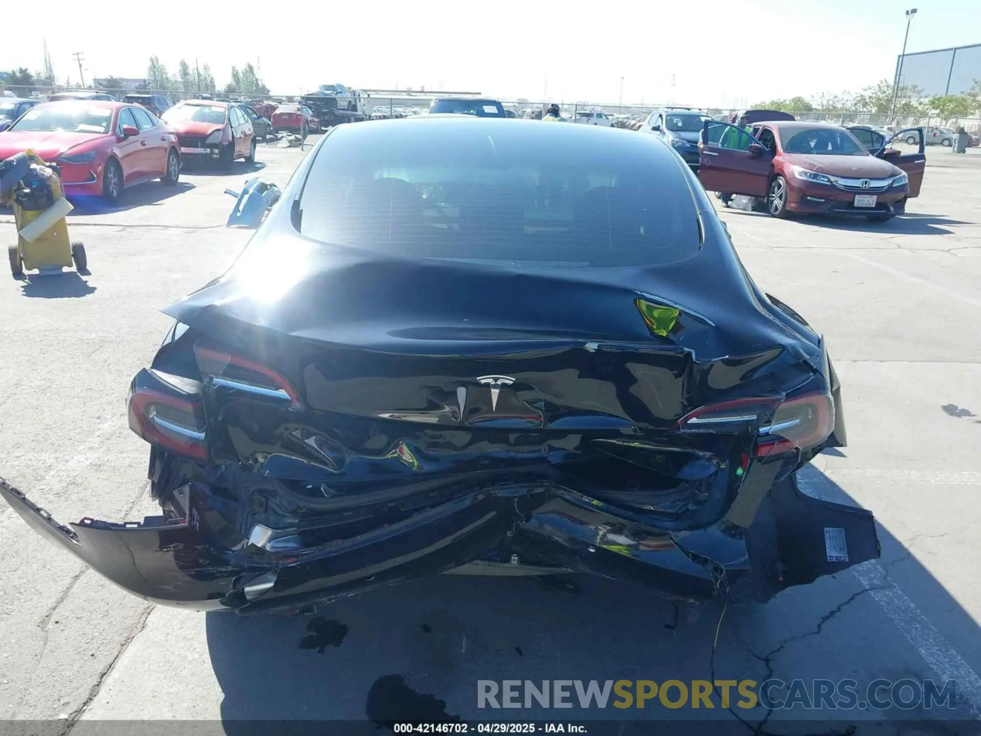 16 Photograph of a damaged car 5YJ3E1EA5MF939299 TESLA MODEL 3 2021
