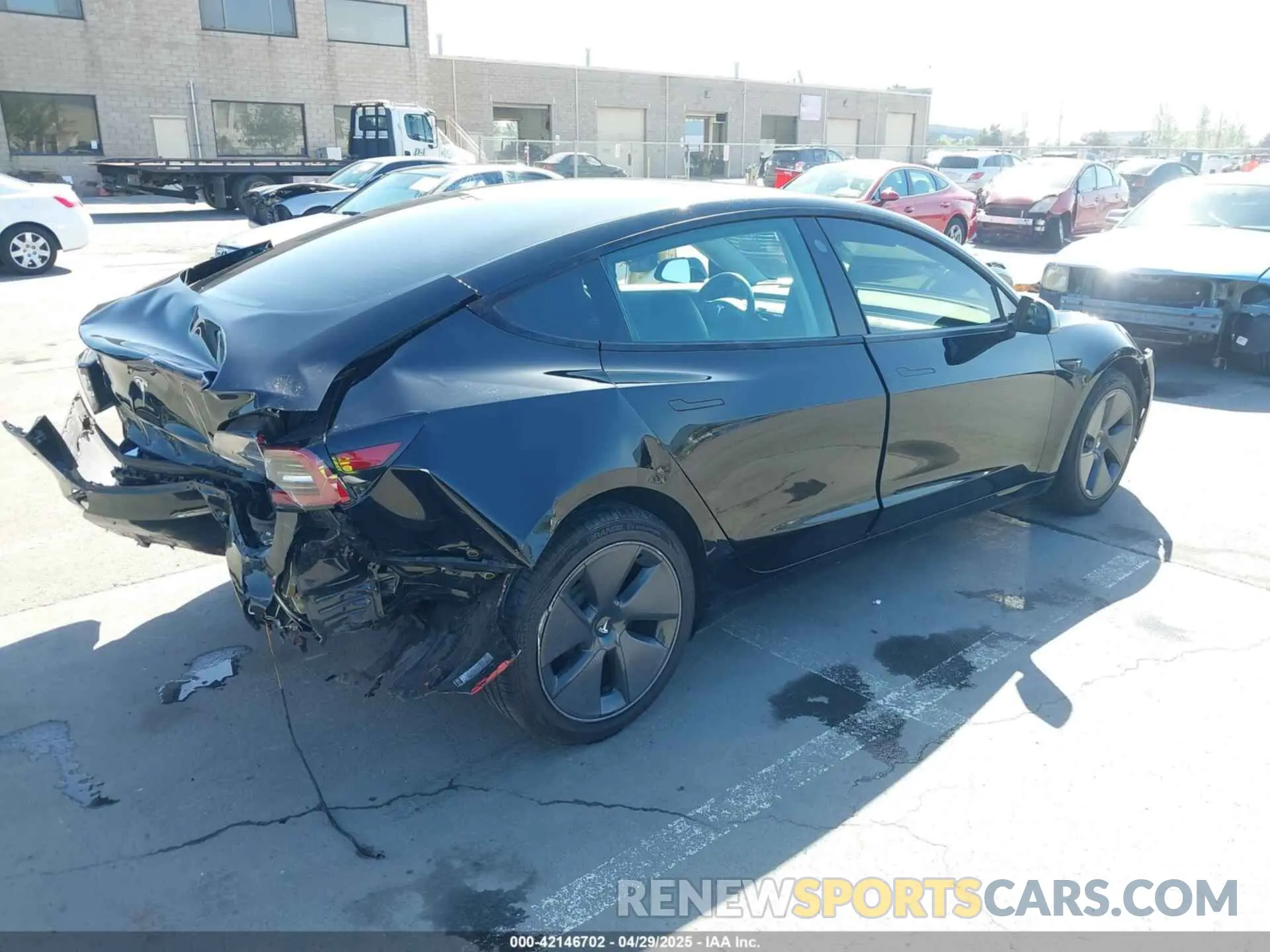 4 Photograph of a damaged car 5YJ3E1EA5MF939299 TESLA MODEL 3 2021