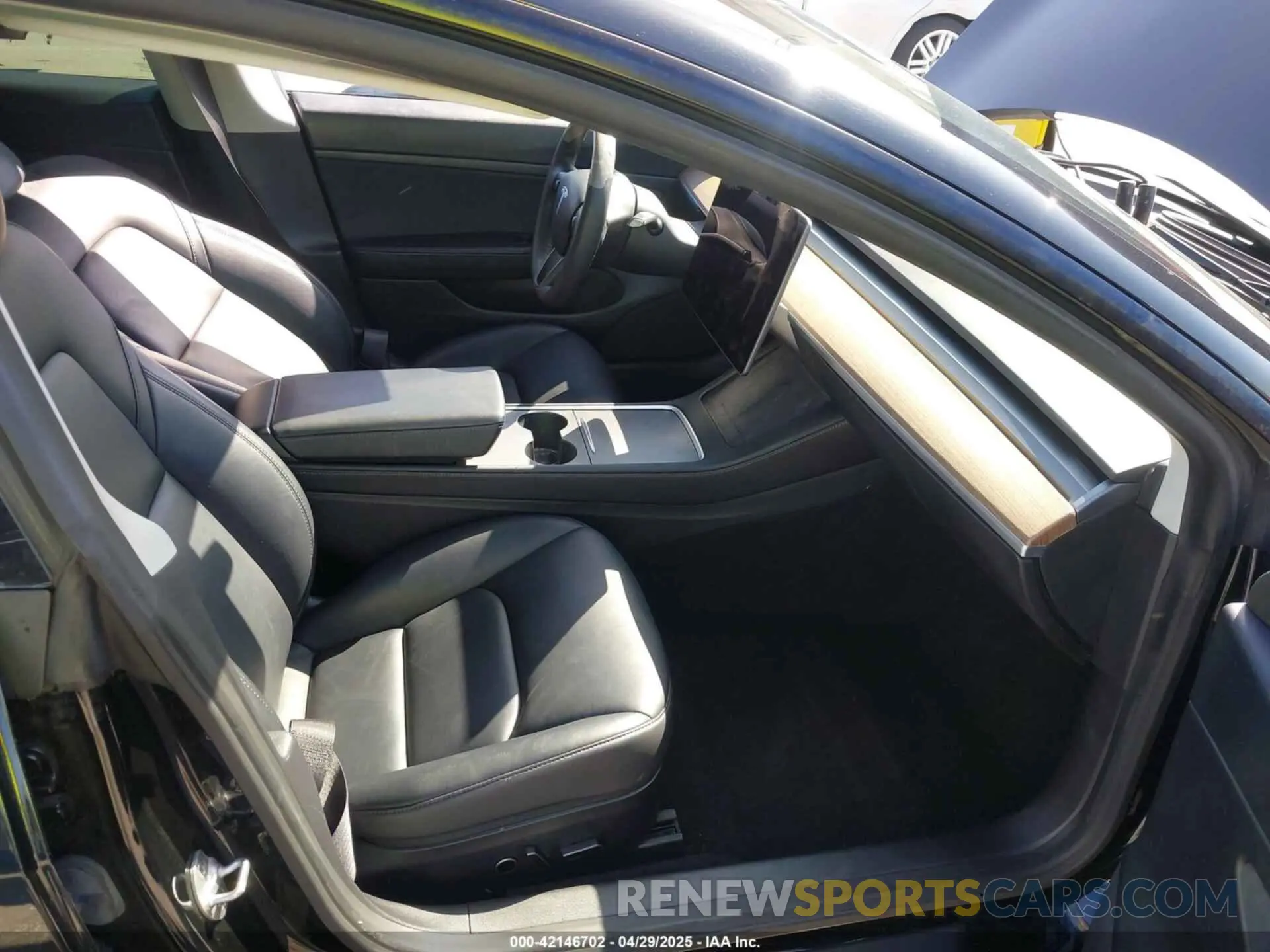5 Photograph of a damaged car 5YJ3E1EA5MF939299 TESLA MODEL 3 2021