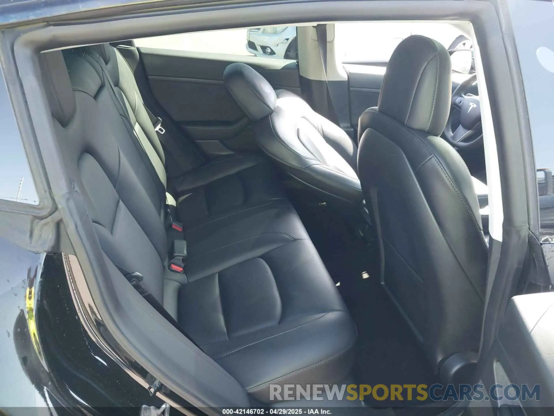 8 Photograph of a damaged car 5YJ3E1EA5MF939299 TESLA MODEL 3 2021