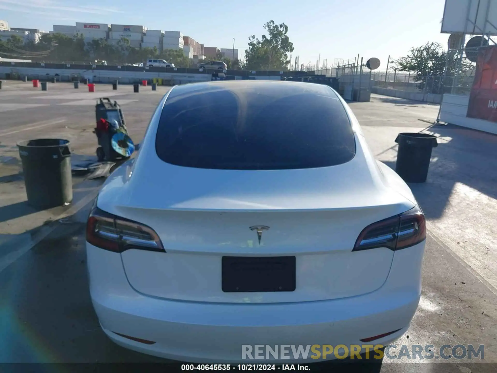 17 Photograph of a damaged car 5YJ3E1EA5MF942994 TESLA MODEL 3 2021