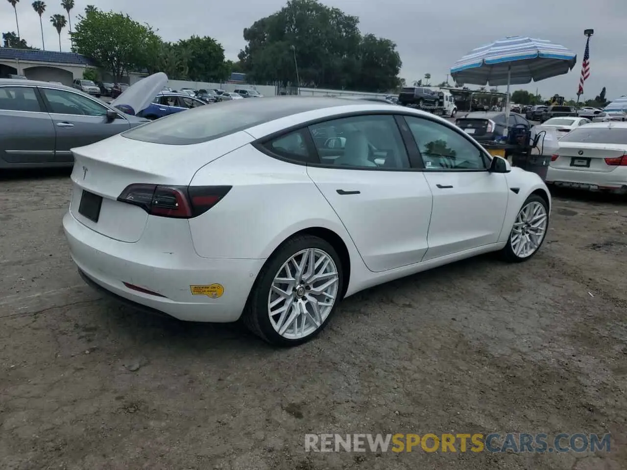 3 Photograph of a damaged car 5YJ3E1EA6MF025109 TESLA MODEL 3 2021