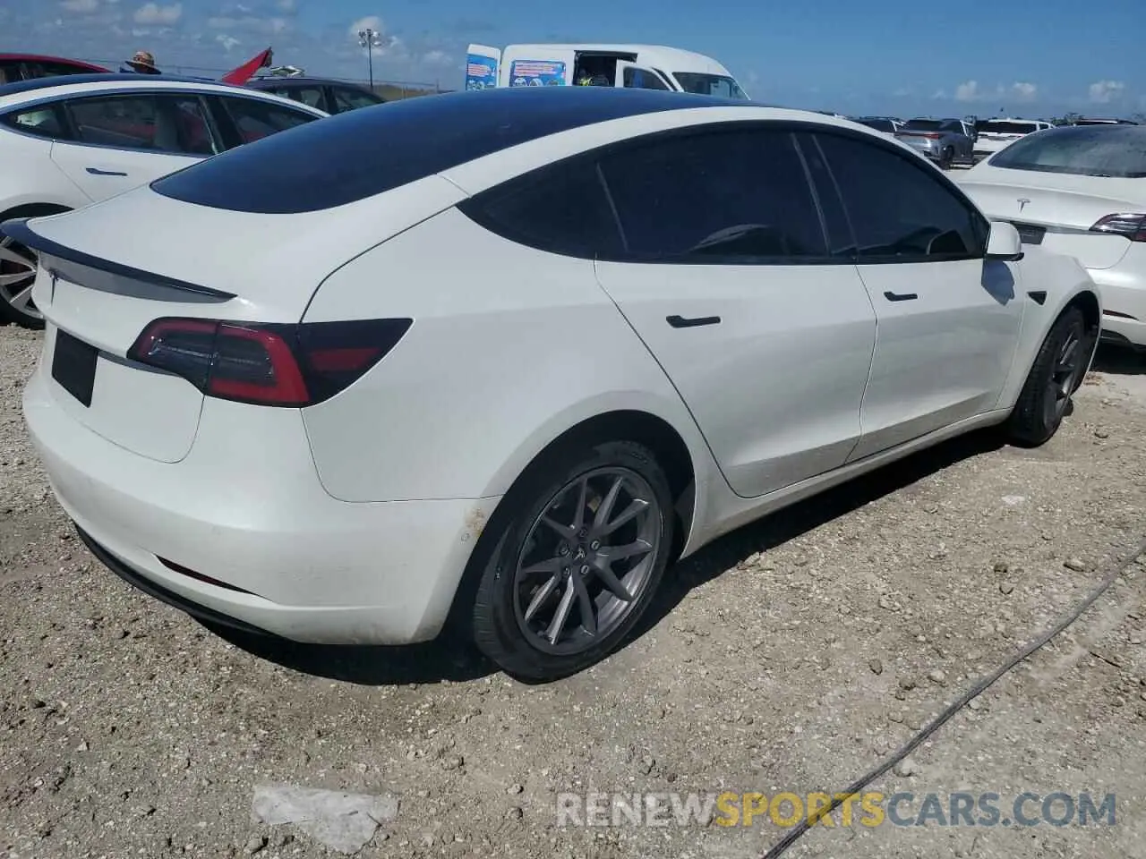 3 Photograph of a damaged car 5YJ3E1EA6MF047210 TESLA MODEL 3 2021