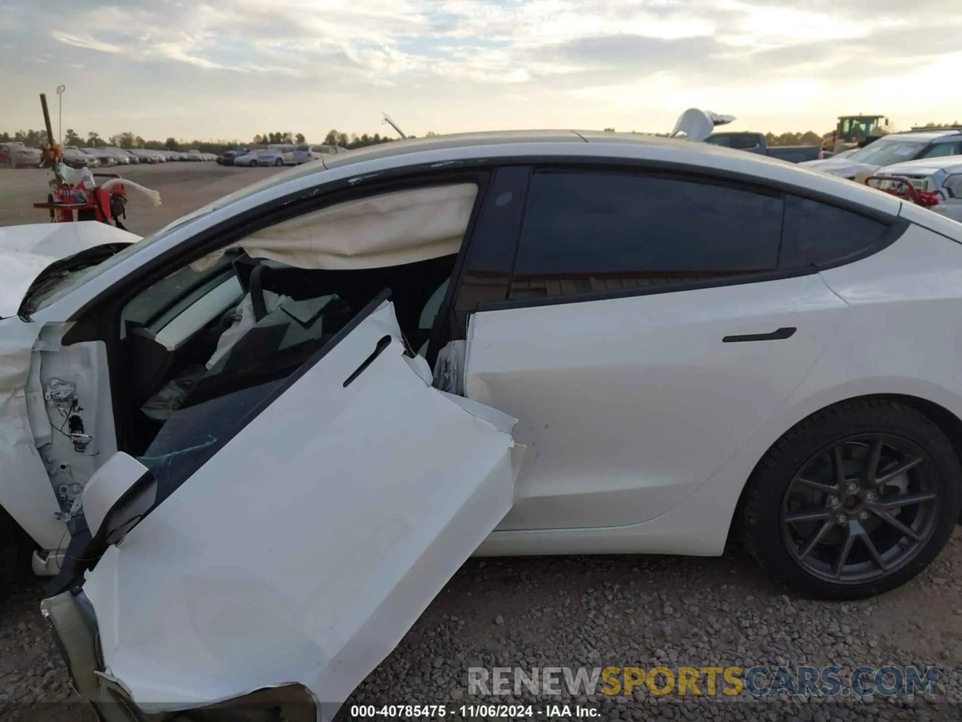 15 Photograph of a damaged car 5YJ3E1EA6MF047773 TESLA MODEL 3 2021