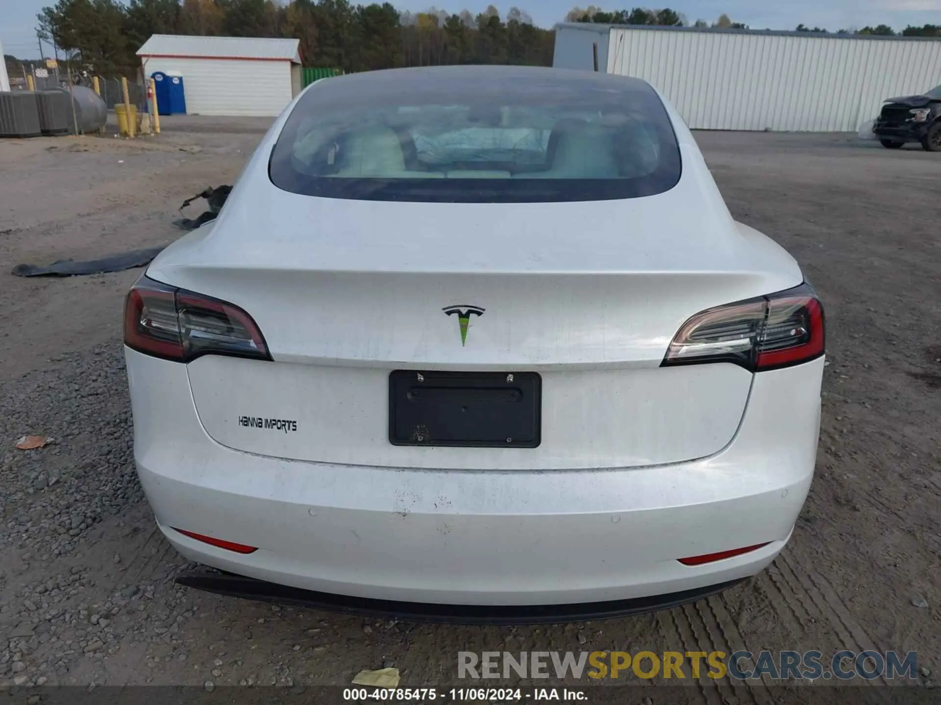 17 Photograph of a damaged car 5YJ3E1EA6MF047773 TESLA MODEL 3 2021