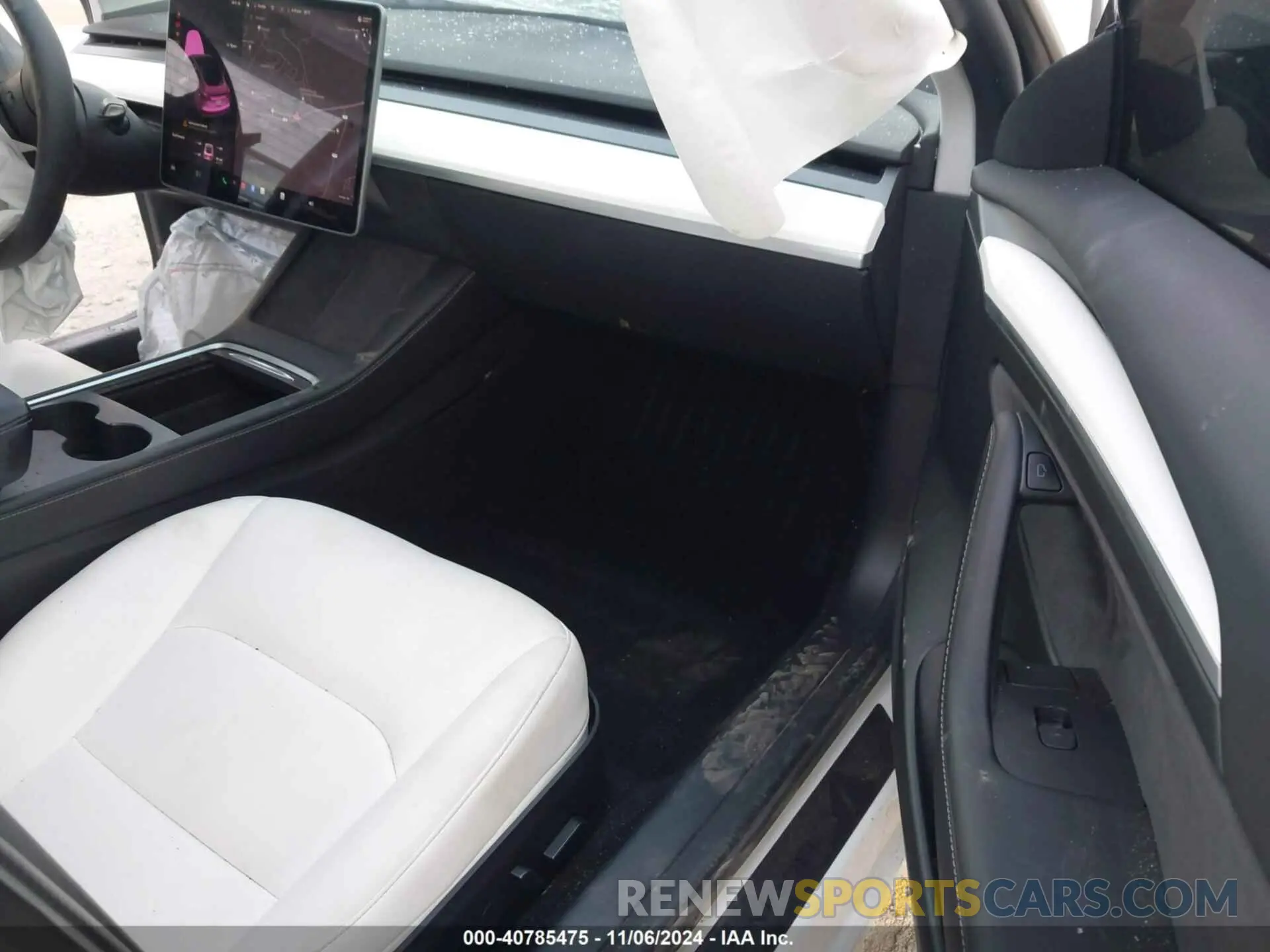 5 Photograph of a damaged car 5YJ3E1EA6MF047773 TESLA MODEL 3 2021