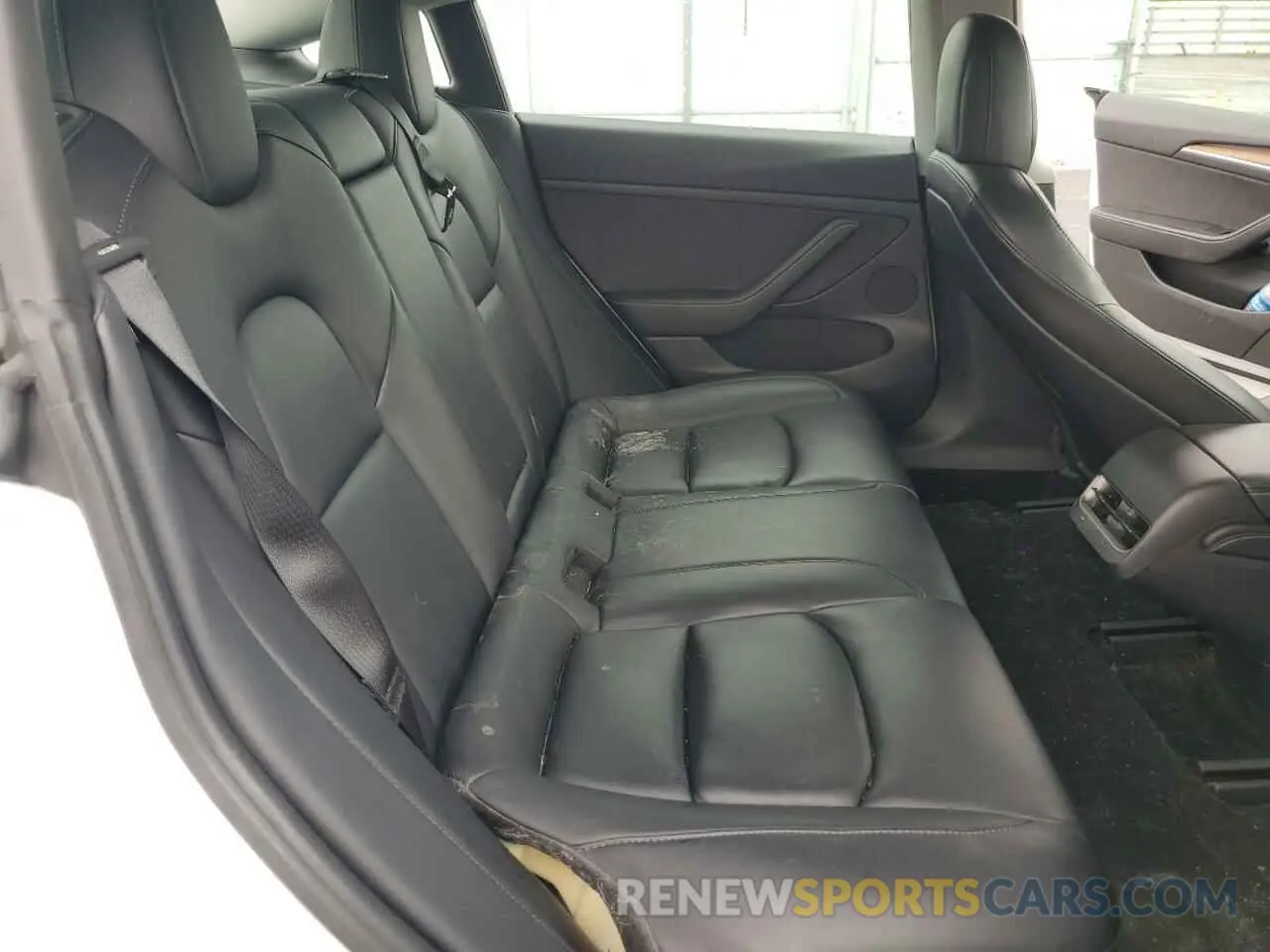 11 Photograph of a damaged car 5YJ3E1EA6MF048647 TESLA MODEL 3 2021